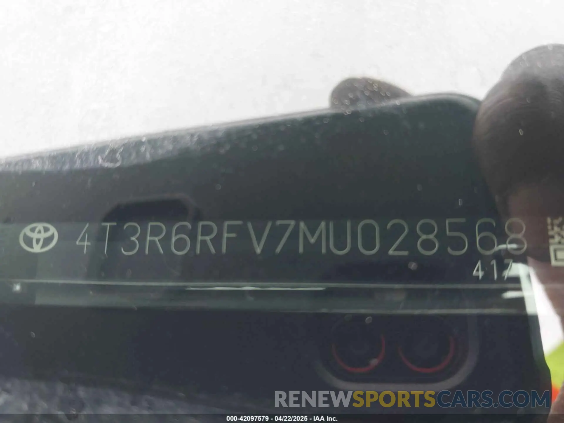 9 Photograph of a damaged car 4T3R6RFV7MU028568 TOYOTA RAV4 HYBRID 2021