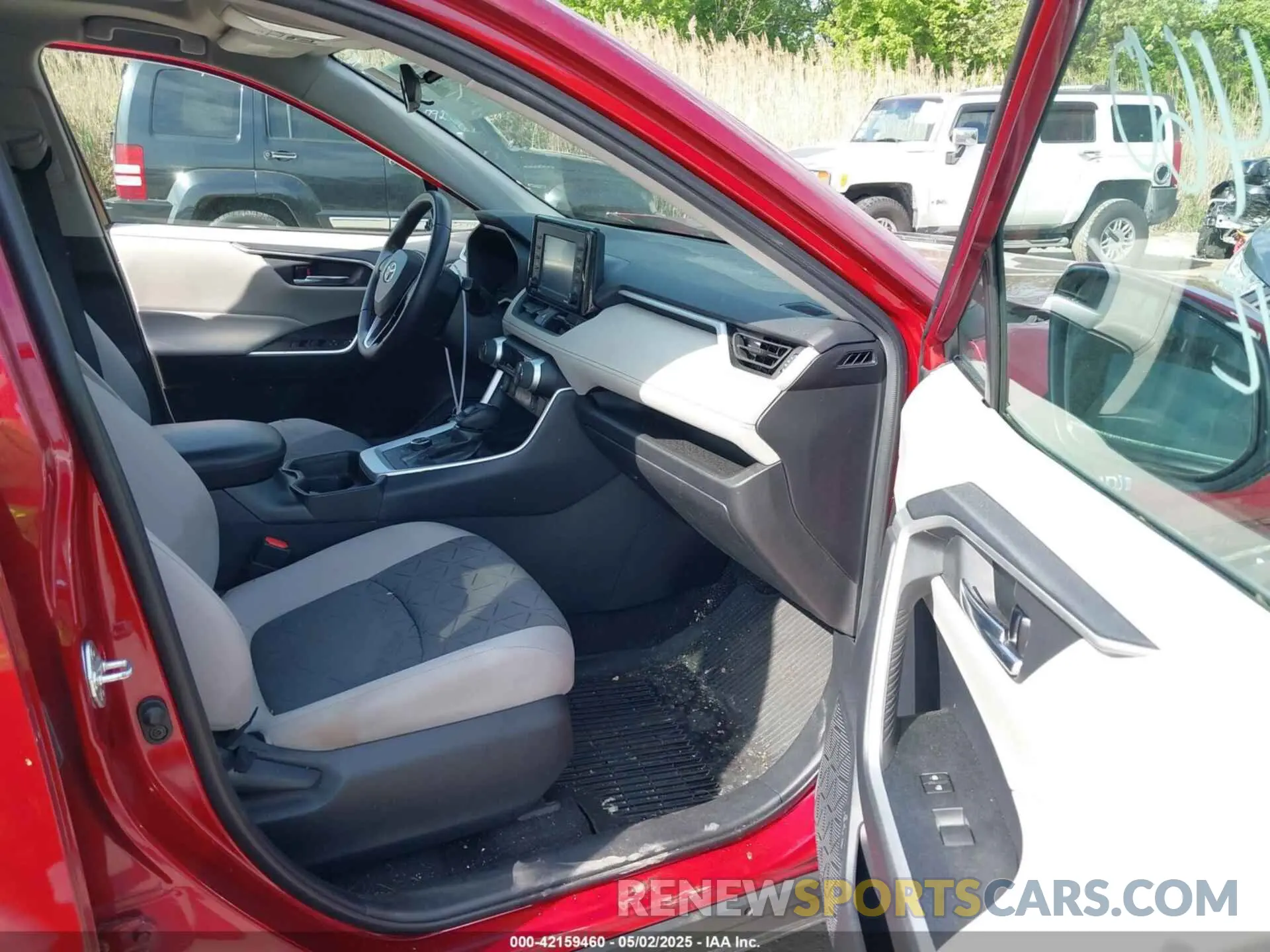 5 Photograph of a damaged car 4T3R6RFV8MU030460 TOYOTA RAV4 HYBRID 2021