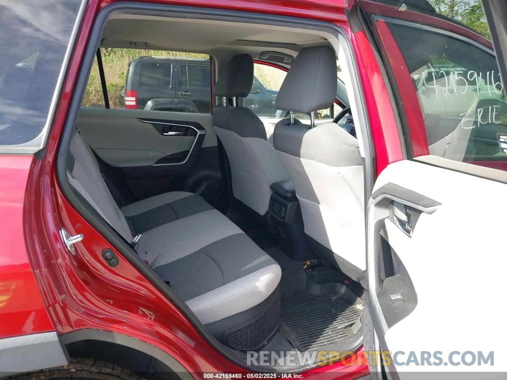 8 Photograph of a damaged car 4T3R6RFV8MU030460 TOYOTA RAV4 HYBRID 2021