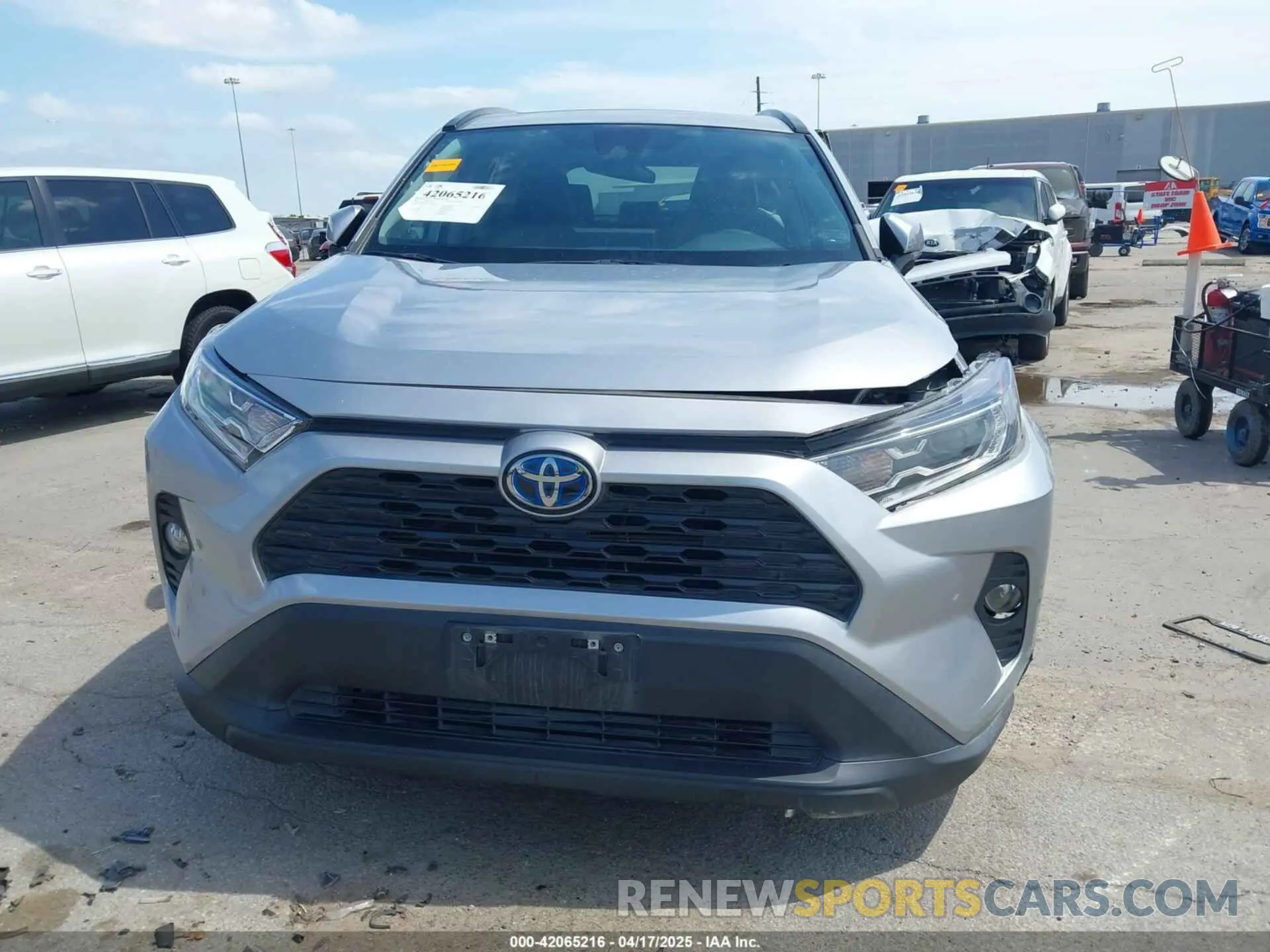 12 Photograph of a damaged car 4T3RWRFV1MU040120 TOYOTA RAV4 HYBRID 2021