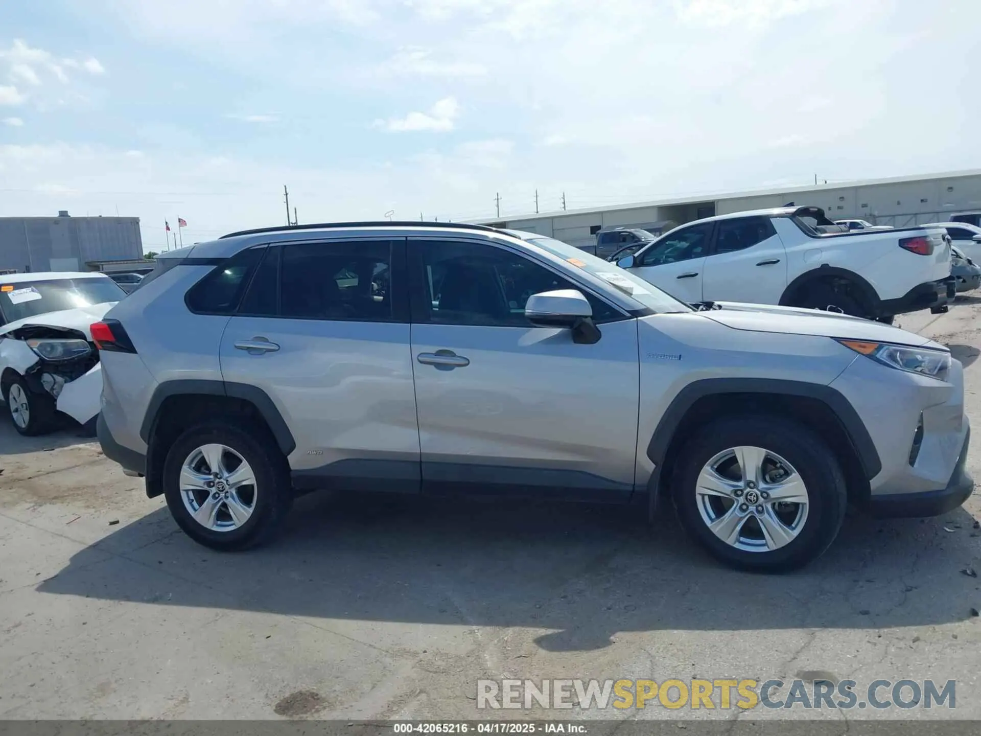13 Photograph of a damaged car 4T3RWRFV1MU040120 TOYOTA RAV4 HYBRID 2021