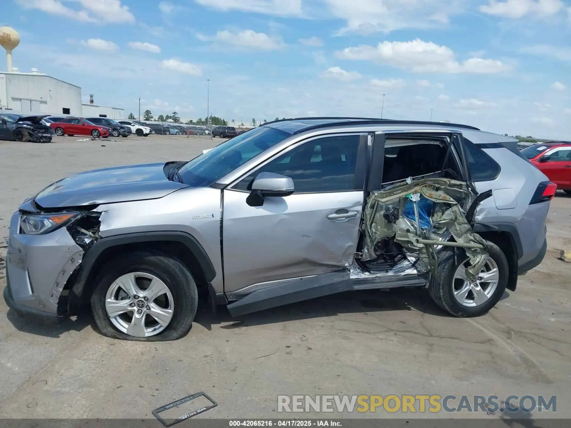 14 Photograph of a damaged car 4T3RWRFV1MU040120 TOYOTA RAV4 HYBRID 2021