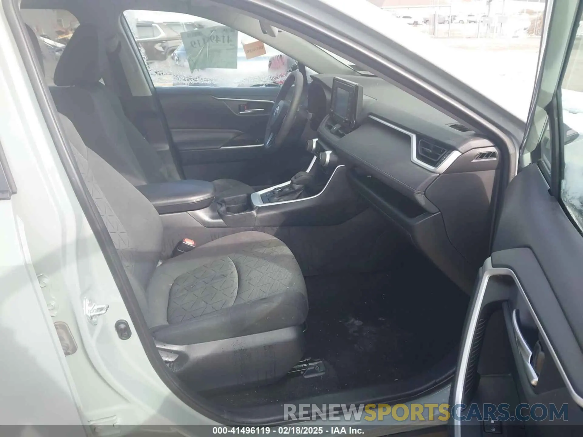5 Photograph of a damaged car 4T3RWRFV2MU024587 TOYOTA RAV4 HYBRID 2021