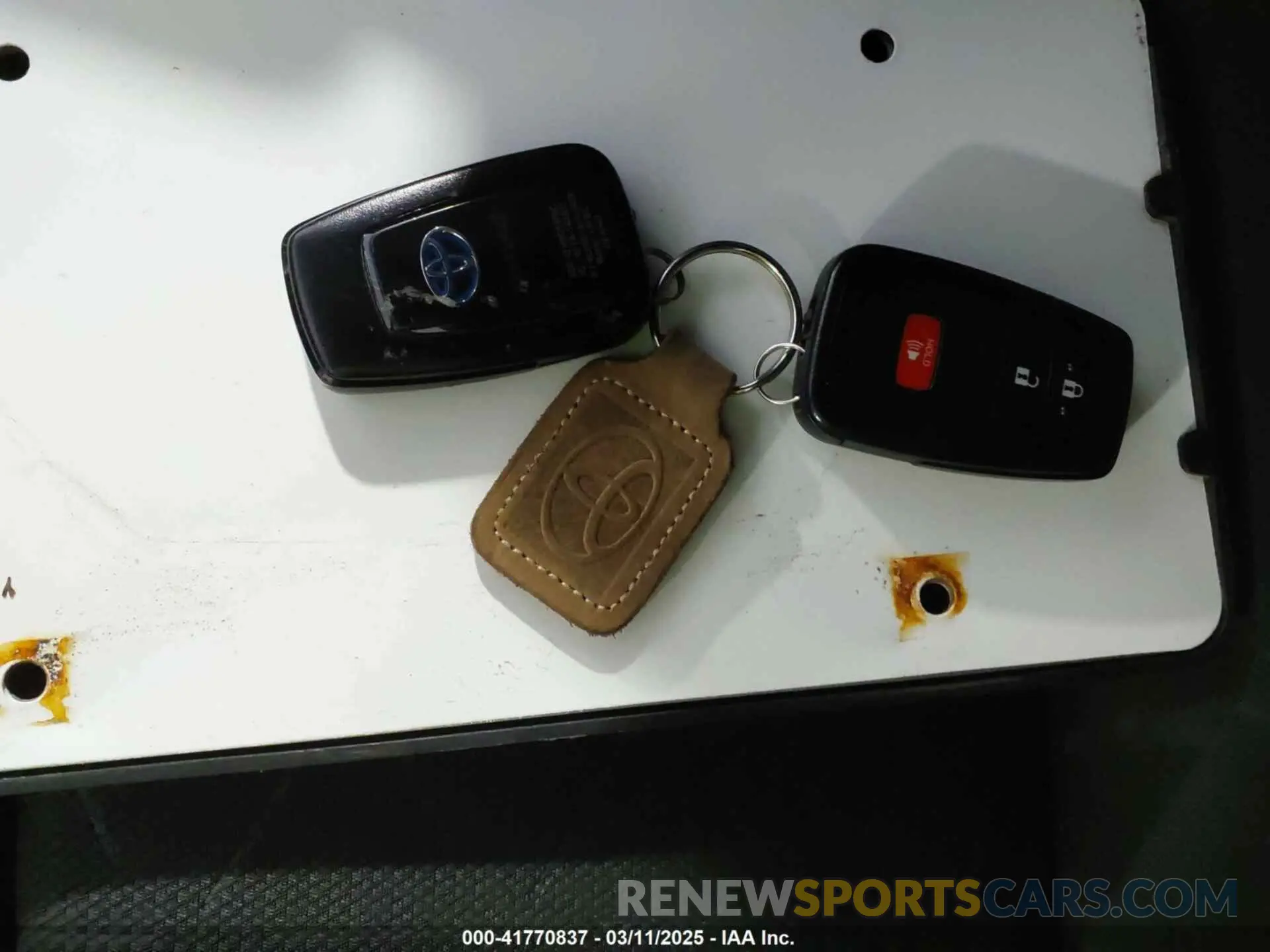 11 Photograph of a damaged car 4T3RWRFV2MU040854 TOYOTA RAV4 HYBRID 2021