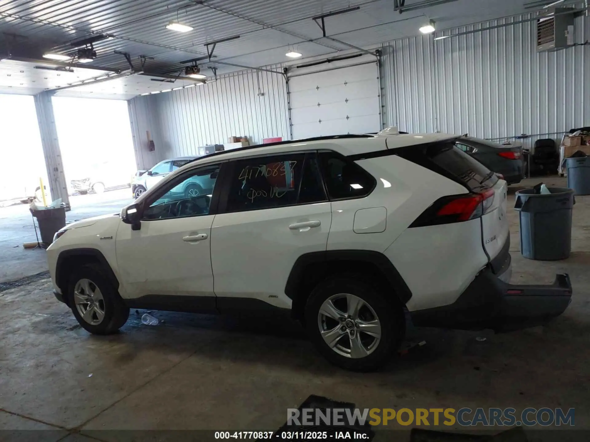 14 Photograph of a damaged car 4T3RWRFV2MU040854 TOYOTA RAV4 HYBRID 2021
