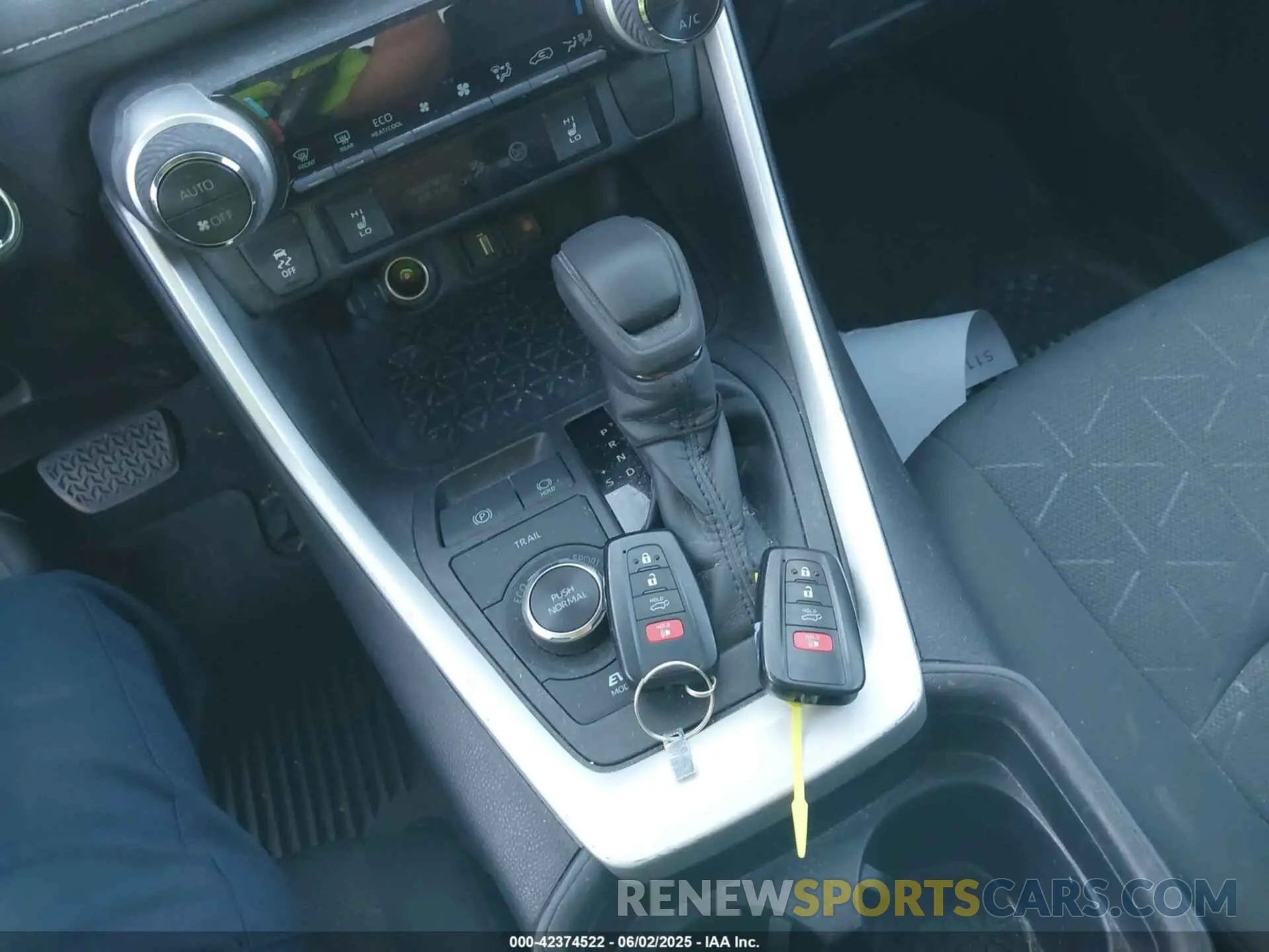 11 Photograph of a damaged car 4T3RWRFV3MU032813 TOYOTA RAV4 HYBRID 2021