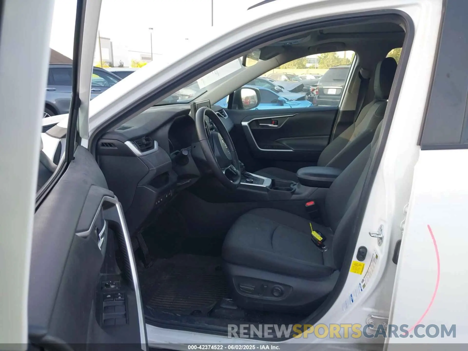 5 Photograph of a damaged car 4T3RWRFV3MU032813 TOYOTA RAV4 HYBRID 2021