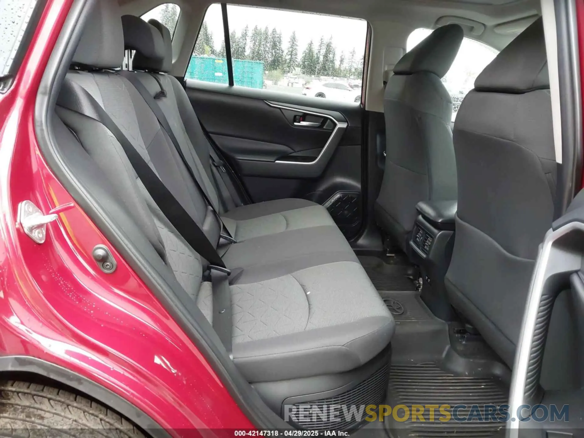 8 Photograph of a damaged car 4T3RWRFV3MU036375 TOYOTA RAV4 HYBRID 2021