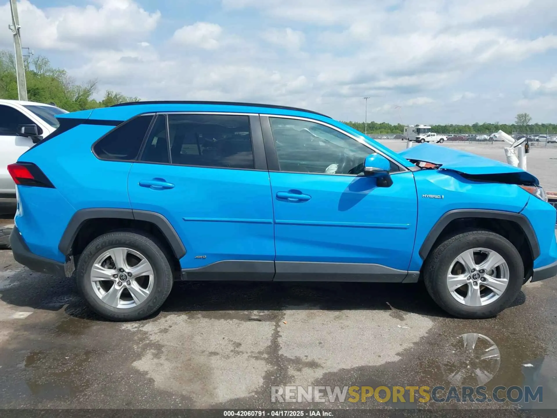 13 Photograph of a damaged car 4T3RWRFV3MU049319 TOYOTA RAV4 HYBRID 2021