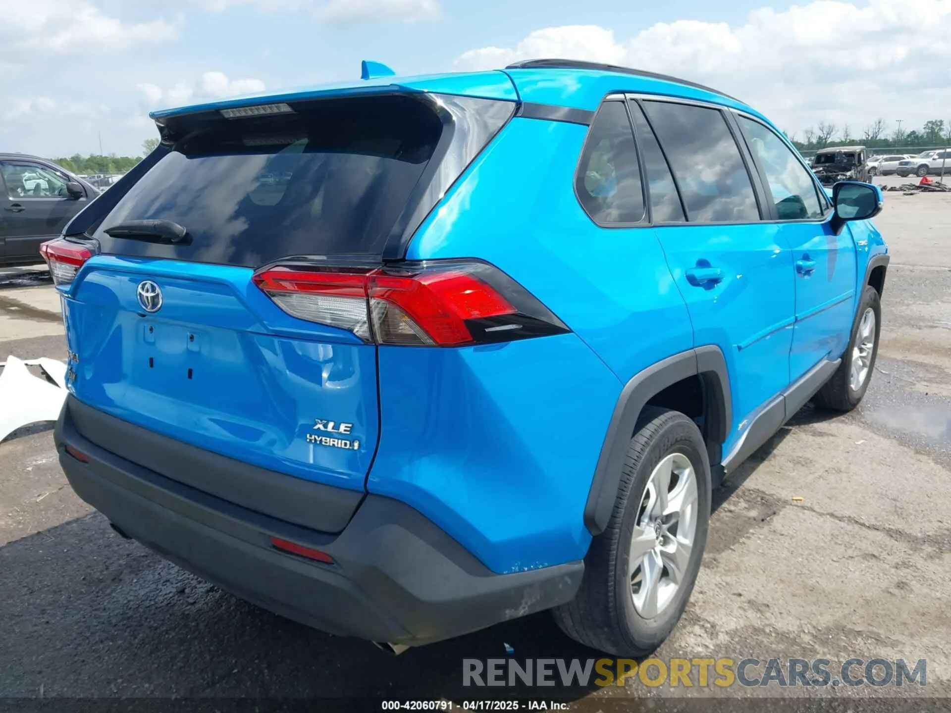 4 Photograph of a damaged car 4T3RWRFV3MU049319 TOYOTA RAV4 HYBRID 2021