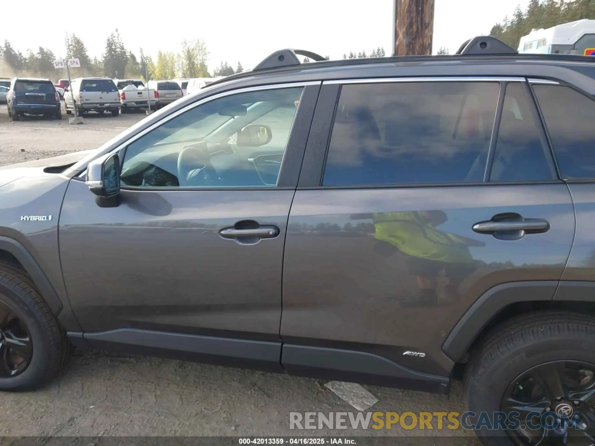 14 Photograph of a damaged car 4T3RWRFV4MU049961 TOYOTA RAV4 HYBRID 2021
