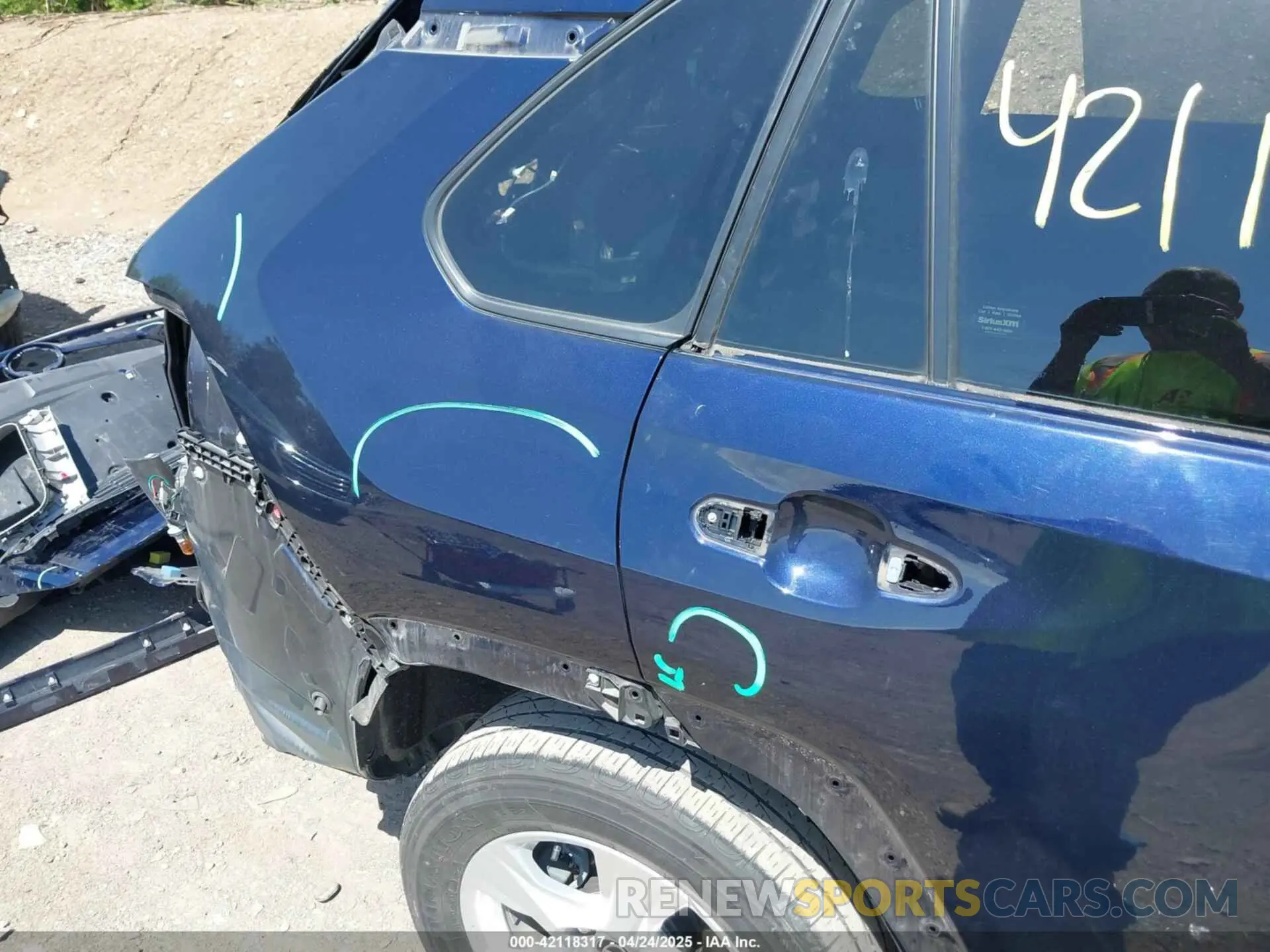 18 Photograph of a damaged car 4T3RWRFV8MU021516 TOYOTA RAV4 HYBRID 2021