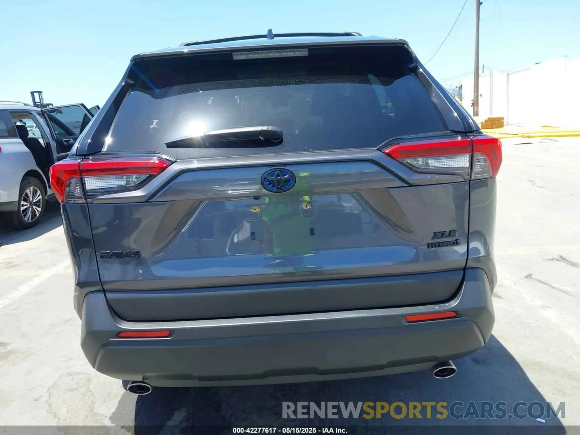 16 Photograph of a damaged car JTMB6RFV4MD039056 TOYOTA RAV4 HYBRID 2021
