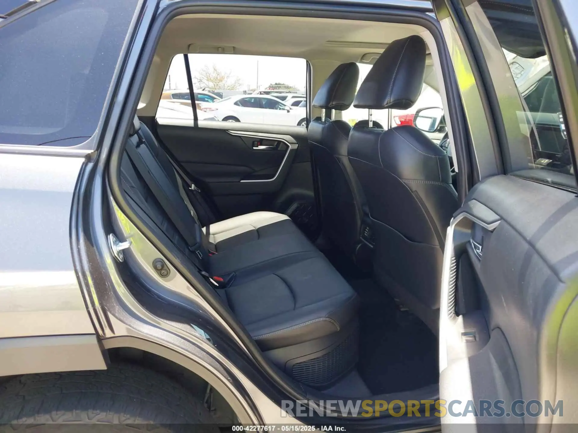 8 Photograph of a damaged car JTMB6RFV4MD039056 TOYOTA RAV4 HYBRID 2021