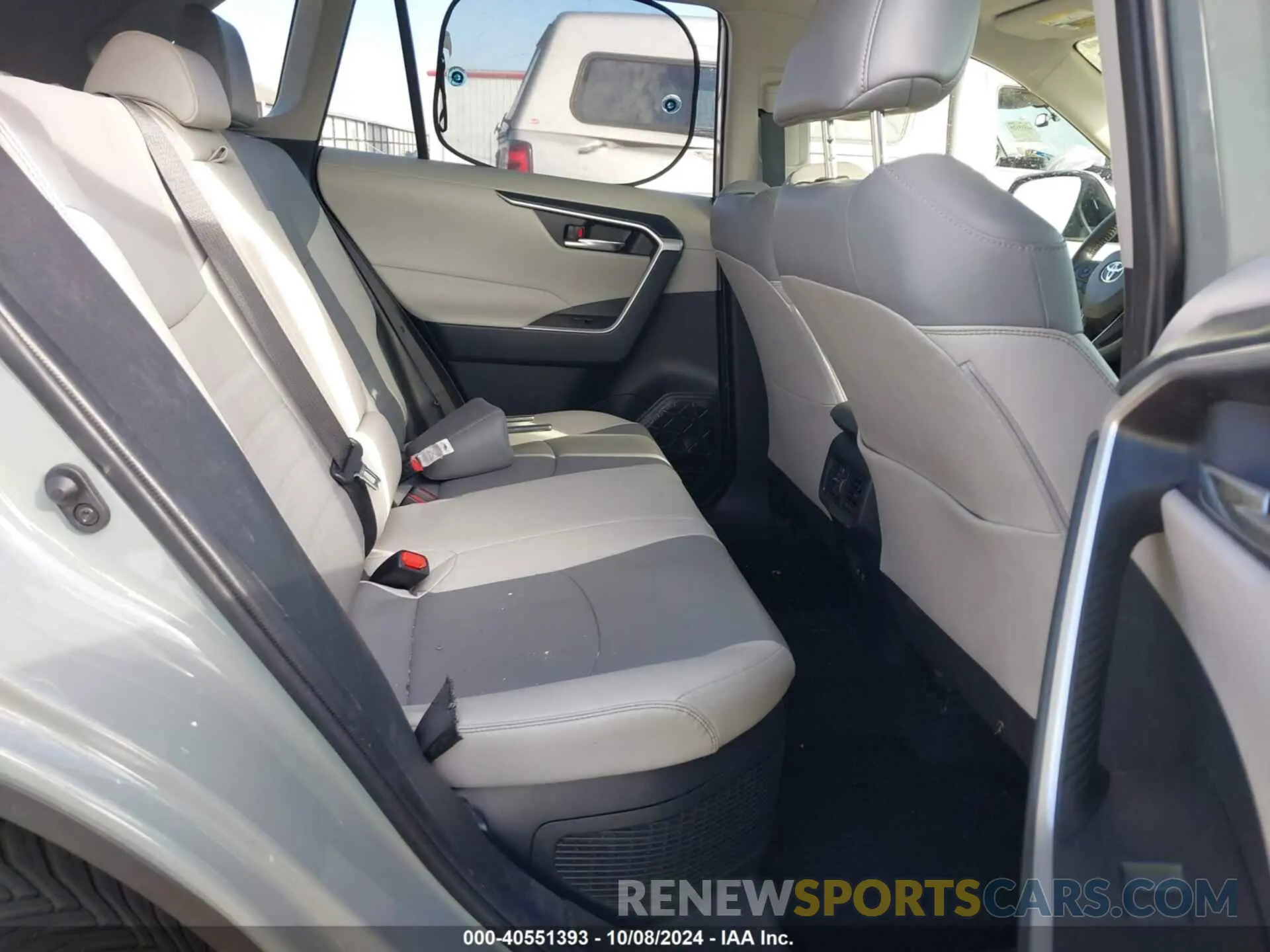 8 Photograph of a damaged car JTMB6RFV7MD040783 TOYOTA RAV4 HYBRID 2021