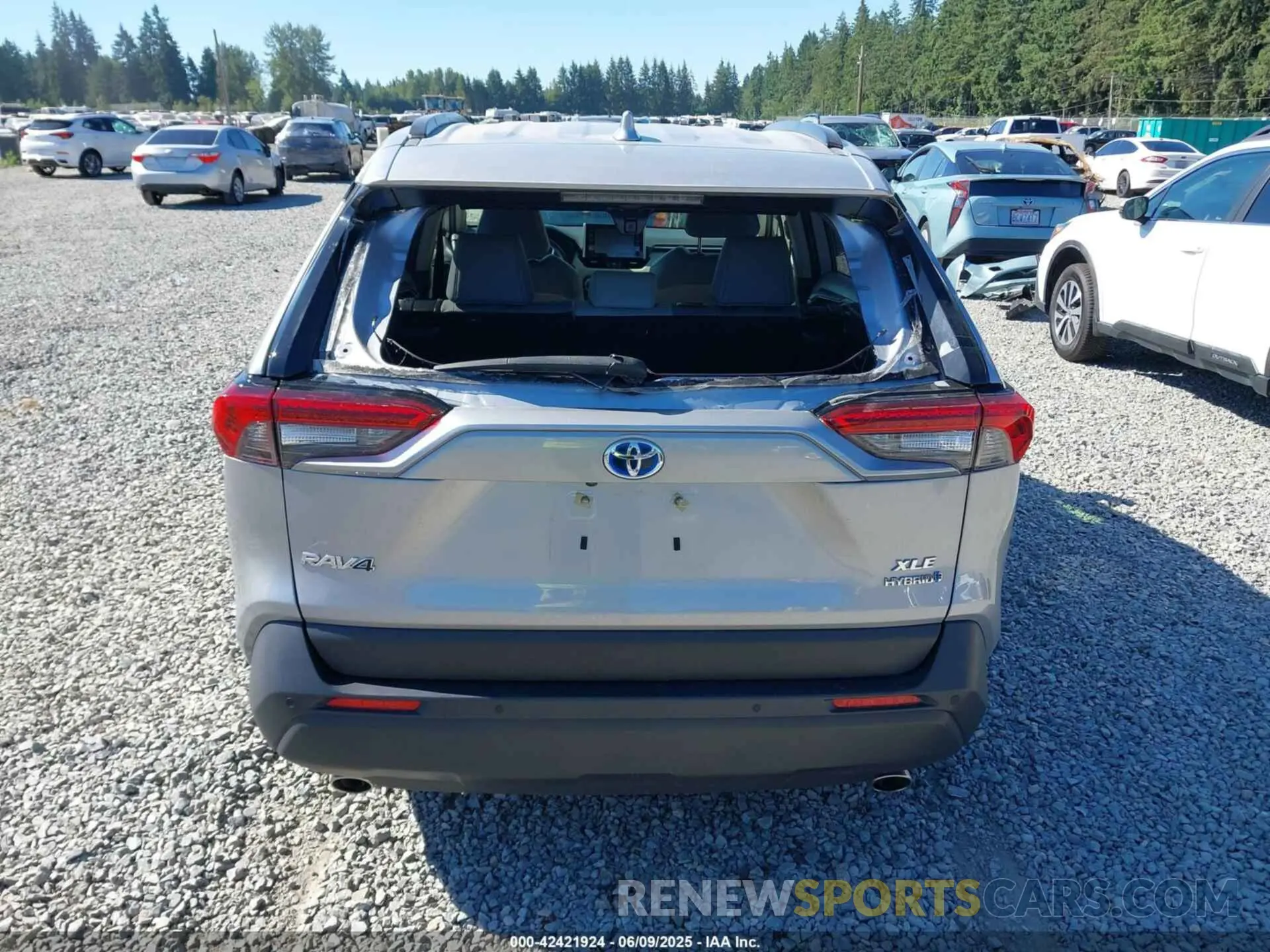 15 Photograph of a damaged car JTMB6RFV9MD020437 TOYOTA RAV4 HYBRID 2021
