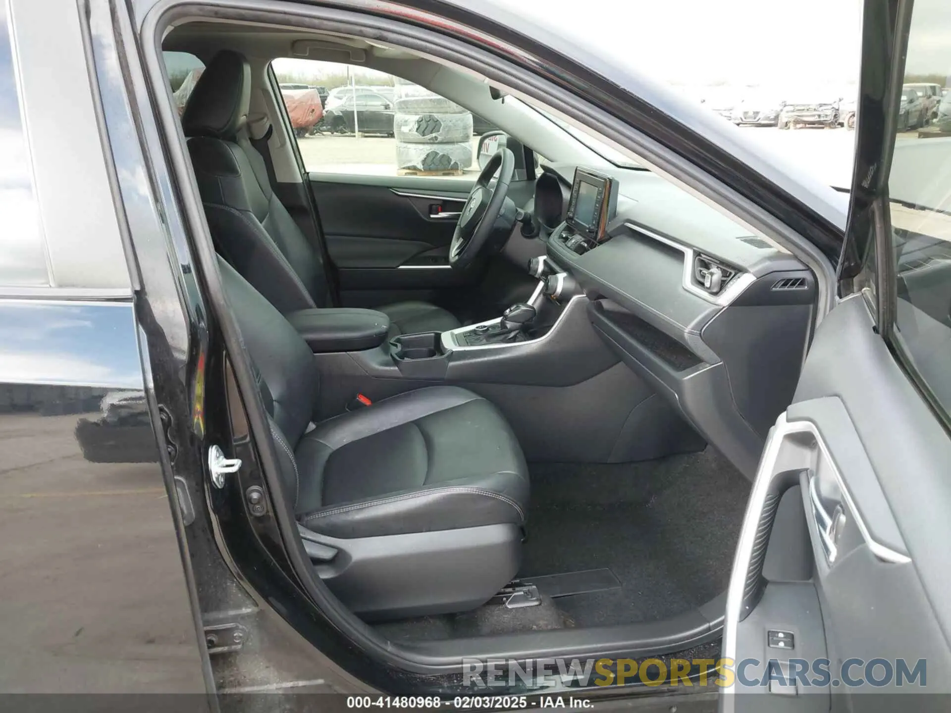 5 Photograph of a damaged car JTMB6RFVXMD039689 TOYOTA RAV4 HYBRID 2021