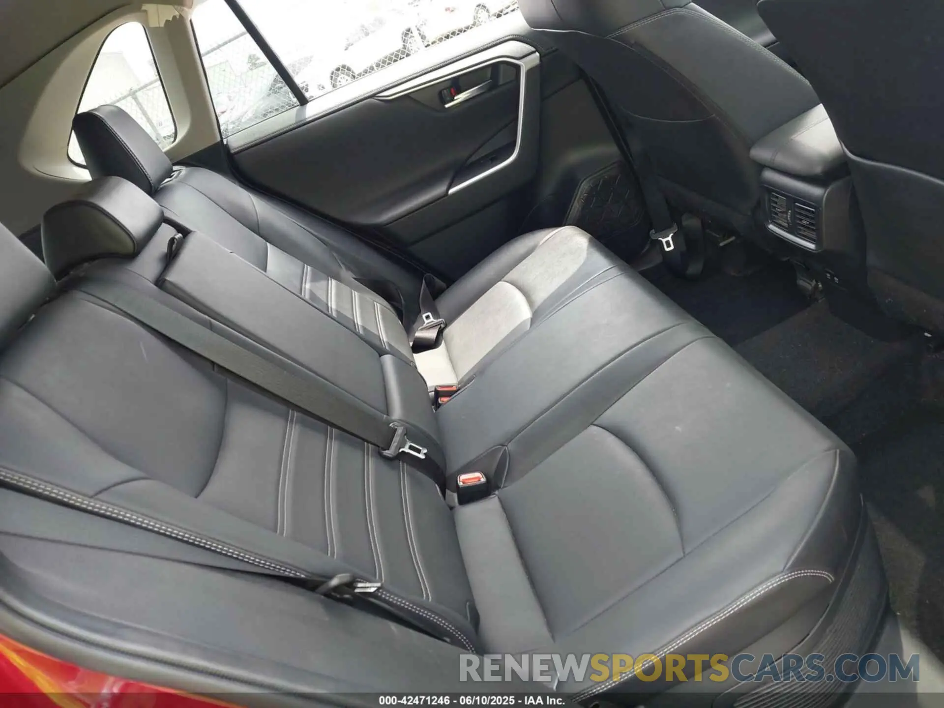 8 Photograph of a damaged car JTMD6RFV2MD045043 TOYOTA RAV4 HYBRID 2021