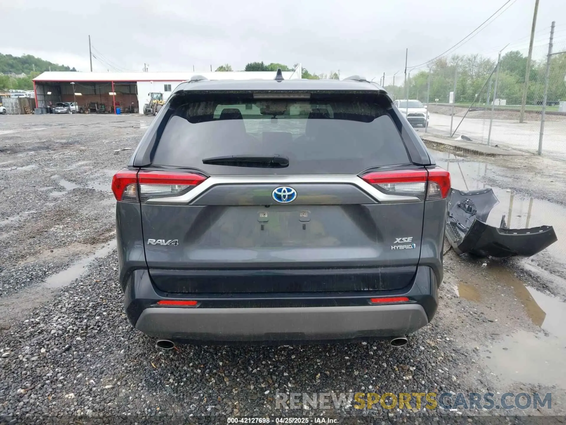 17 Photograph of a damaged car JTME6RFV0MD515817 TOYOTA RAV4 HYBRID 2021
