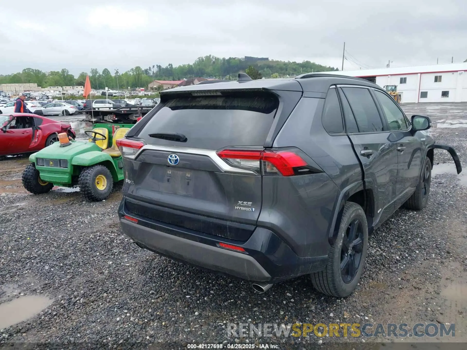 4 Photograph of a damaged car JTME6RFV0MD515817 TOYOTA RAV4 HYBRID 2021