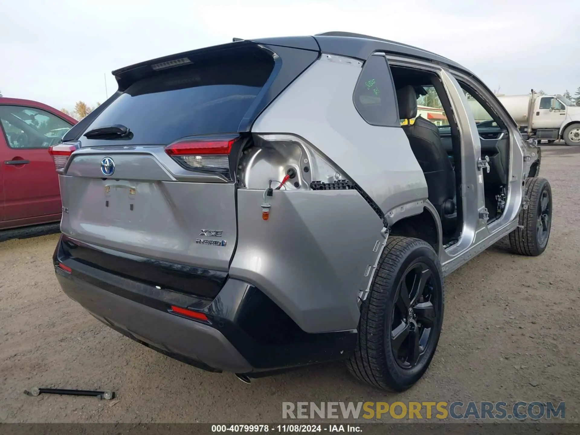 4 Photograph of a damaged car JTME6RFV0MJ011303 TOYOTA RAV4 HYBRID 2021