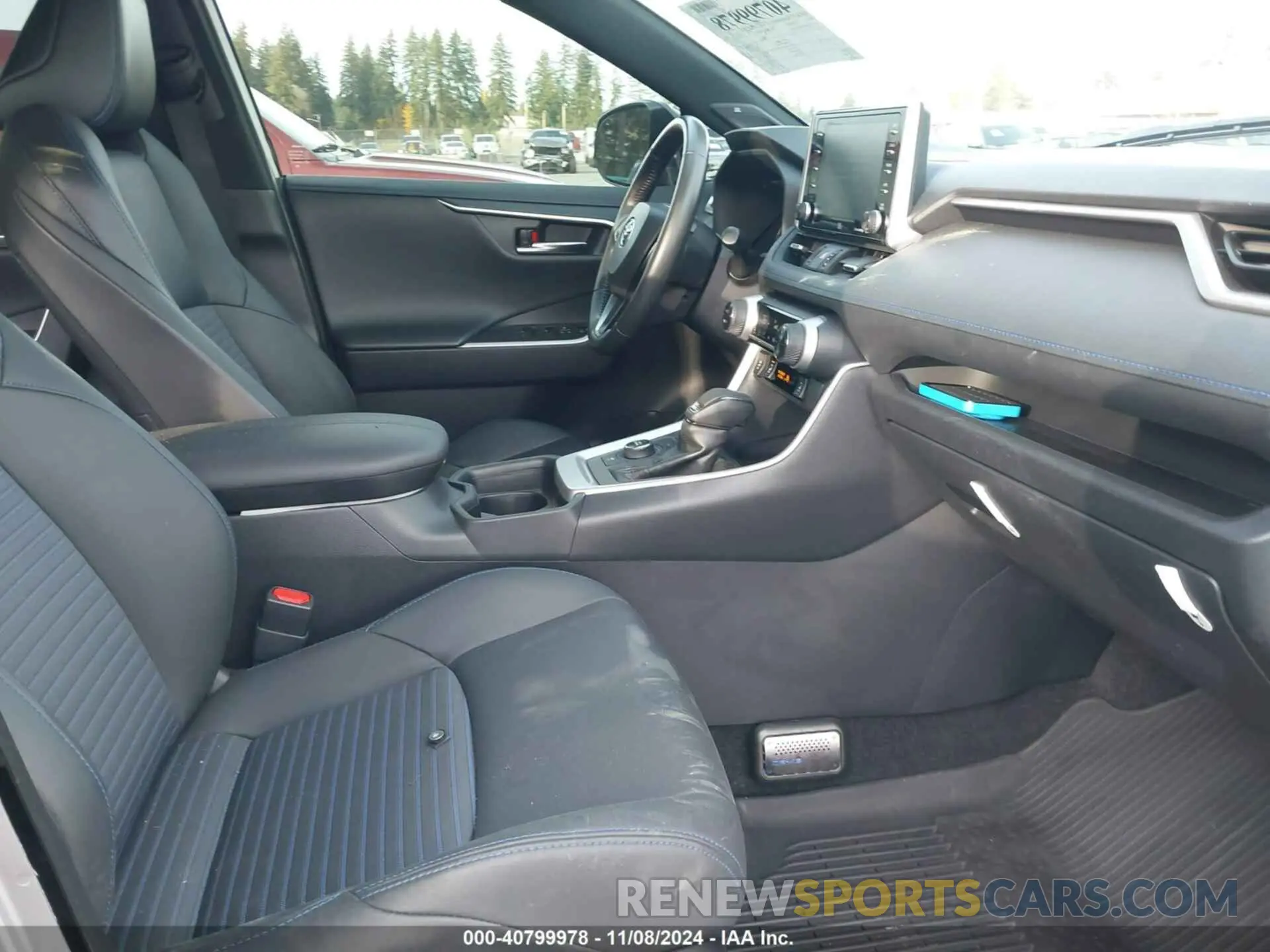 5 Photograph of a damaged car JTME6RFV0MJ011303 TOYOTA RAV4 HYBRID 2021