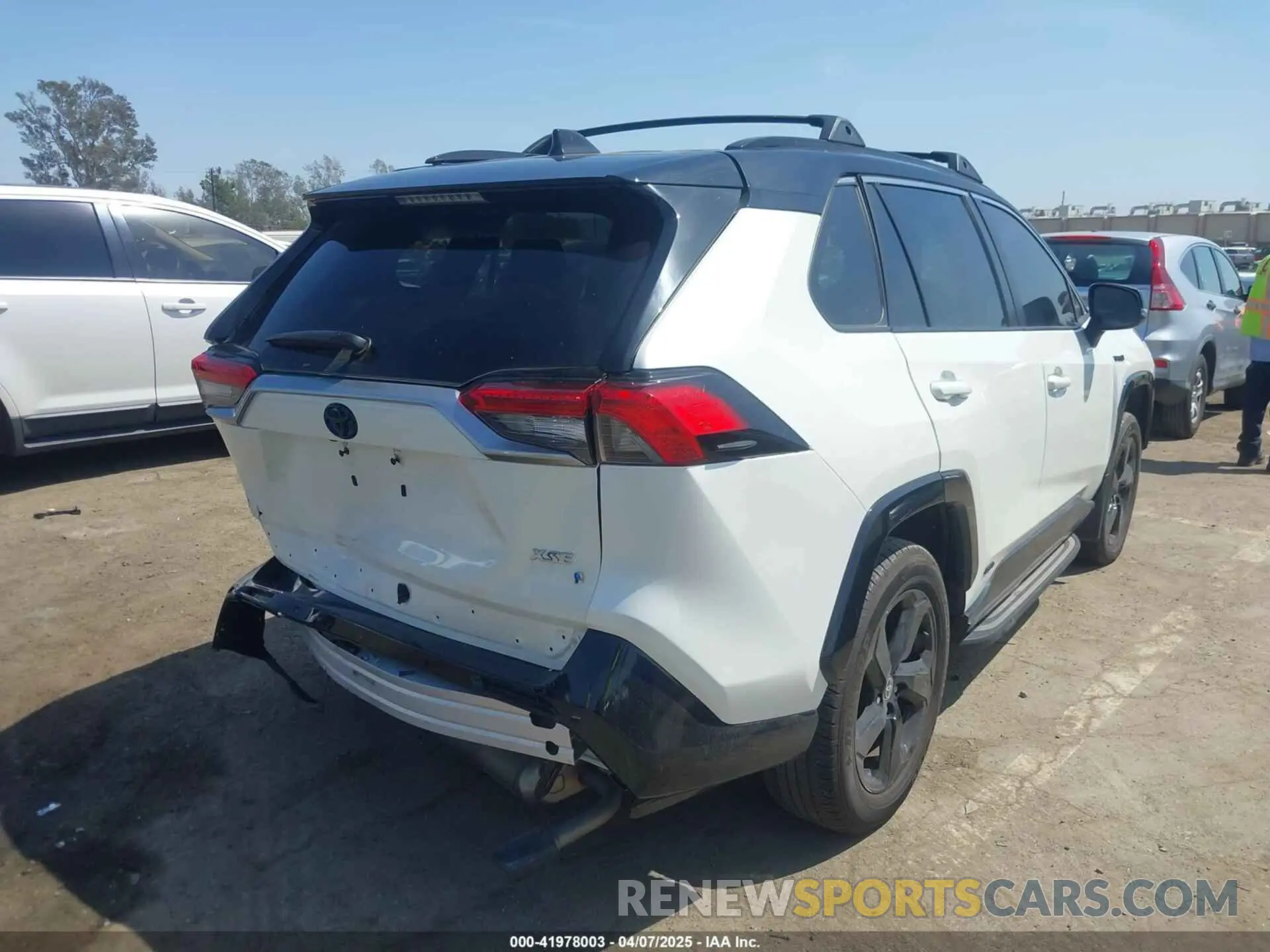 4 Photograph of a damaged car JTME6RFV2MD515379 TOYOTA RAV4 HYBRID 2021