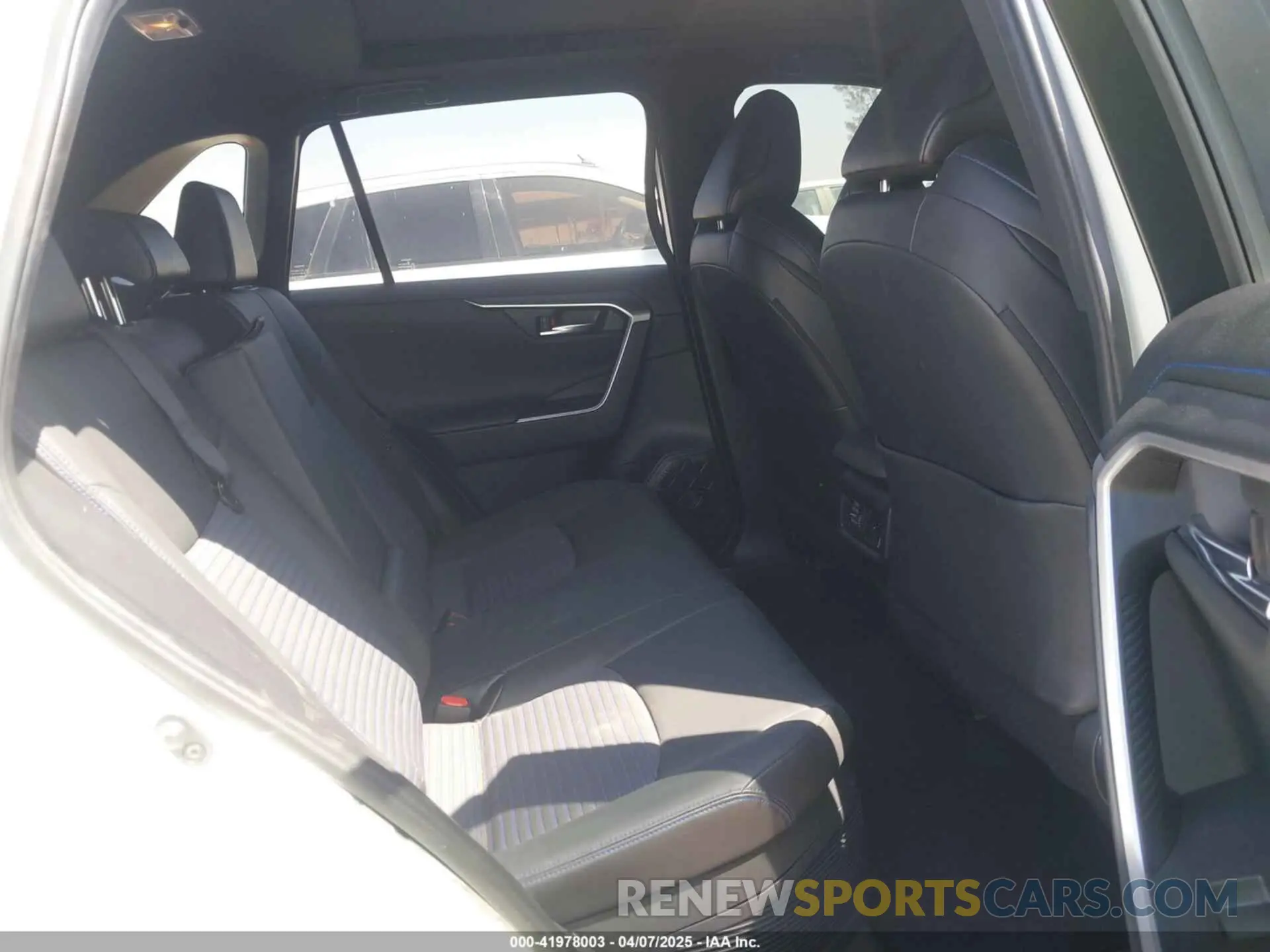 8 Photograph of a damaged car JTME6RFV2MD515379 TOYOTA RAV4 HYBRID 2021
