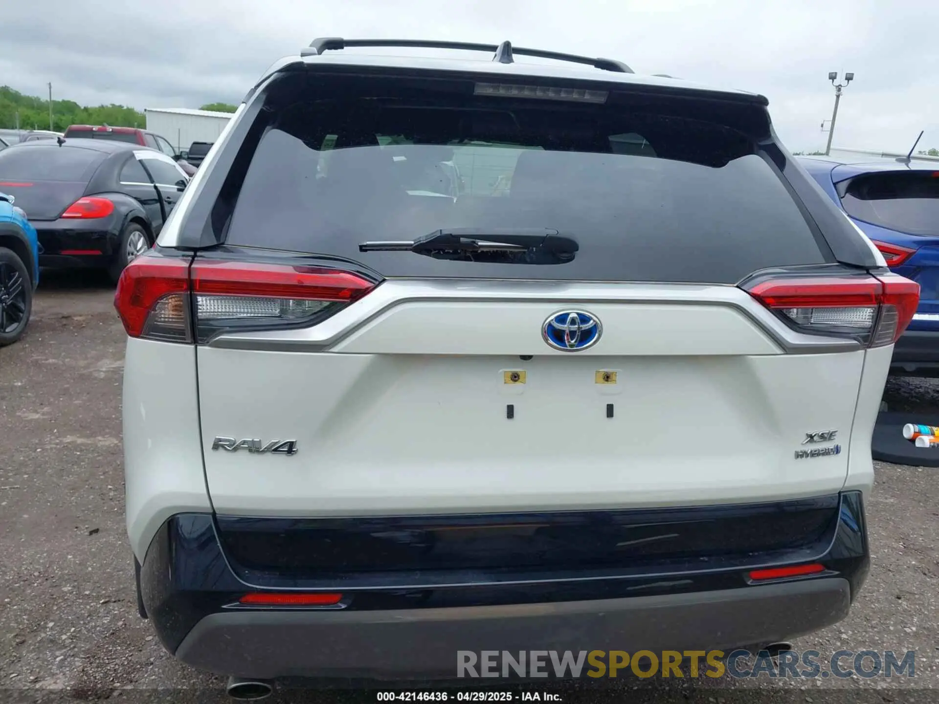 16 Photograph of a damaged car JTME6RFV5MJ011927 TOYOTA RAV4 HYBRID 2021