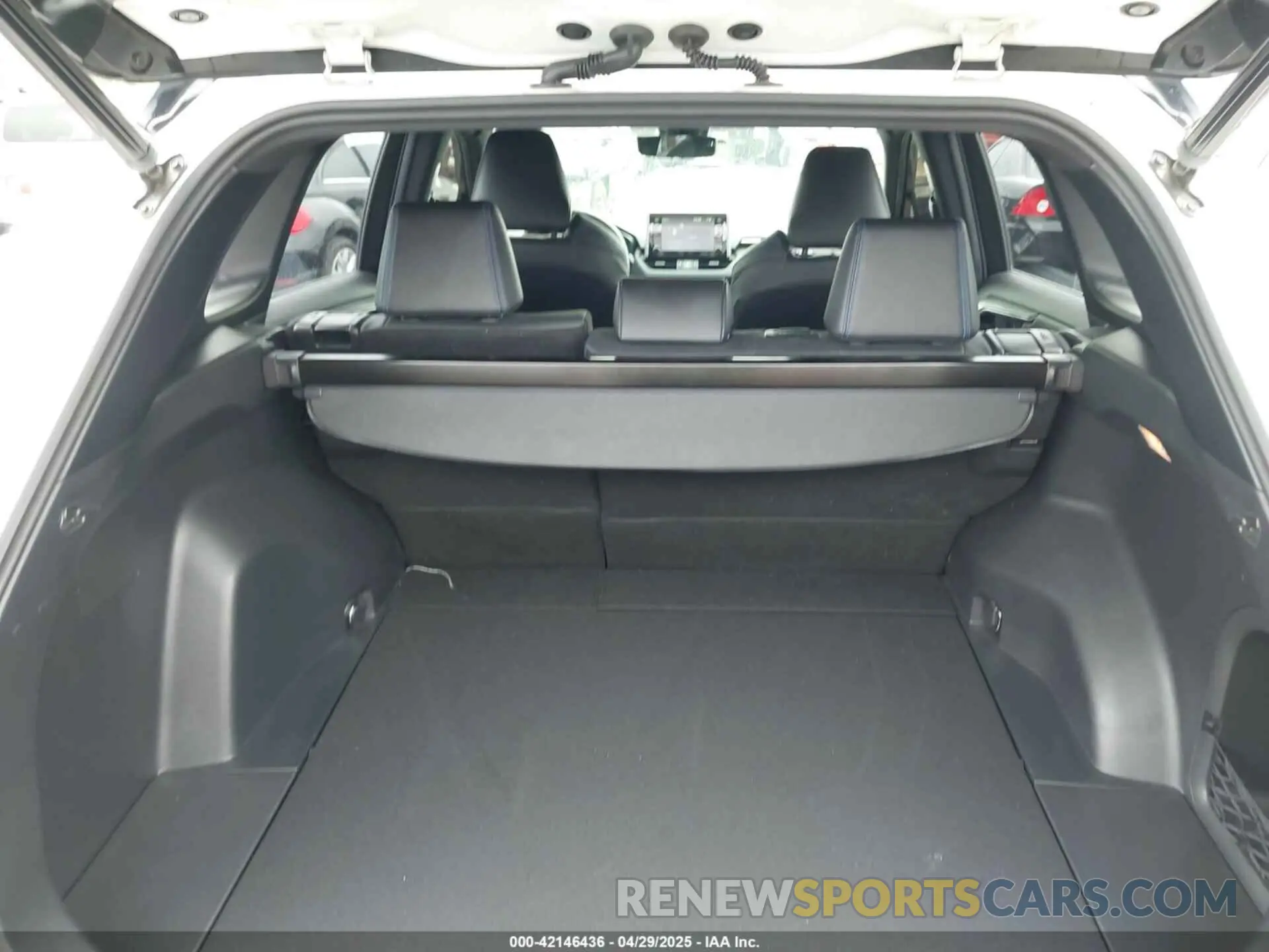 18 Photograph of a damaged car JTME6RFV5MJ011927 TOYOTA RAV4 HYBRID 2021
