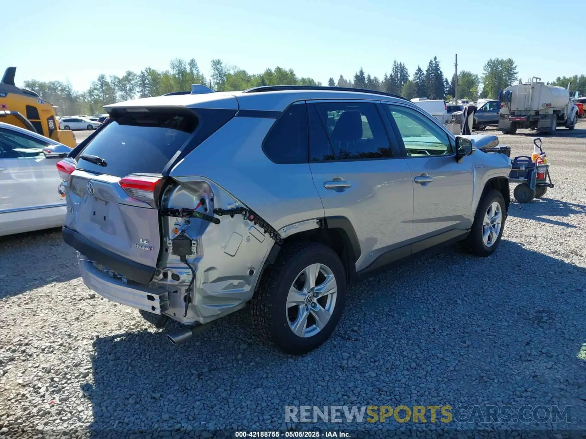 4 Photograph of a damaged car JTMMWRFV2MD122204 TOYOTA RAV4 HYBRID 2021