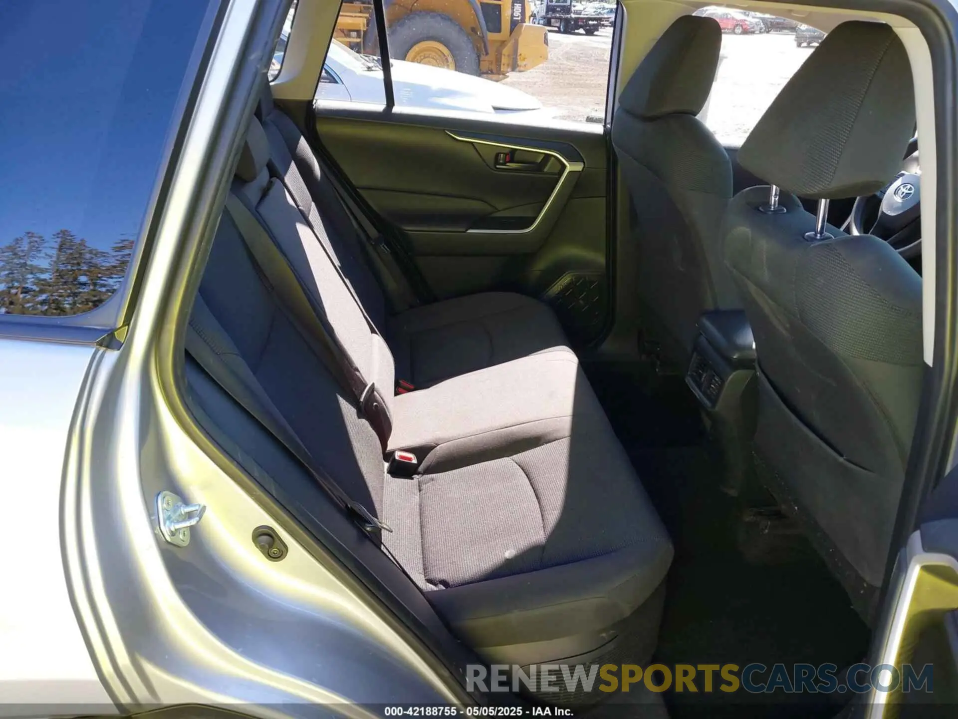 8 Photograph of a damaged car JTMMWRFV2MD122204 TOYOTA RAV4 HYBRID 2021
