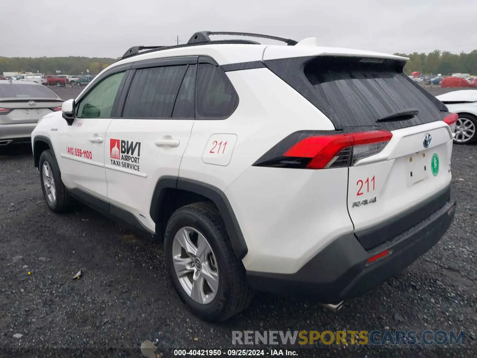 3 Photograph of a damaged car JTMR6RFV0MD011625 TOYOTA RAV4 HYBRID 2021
