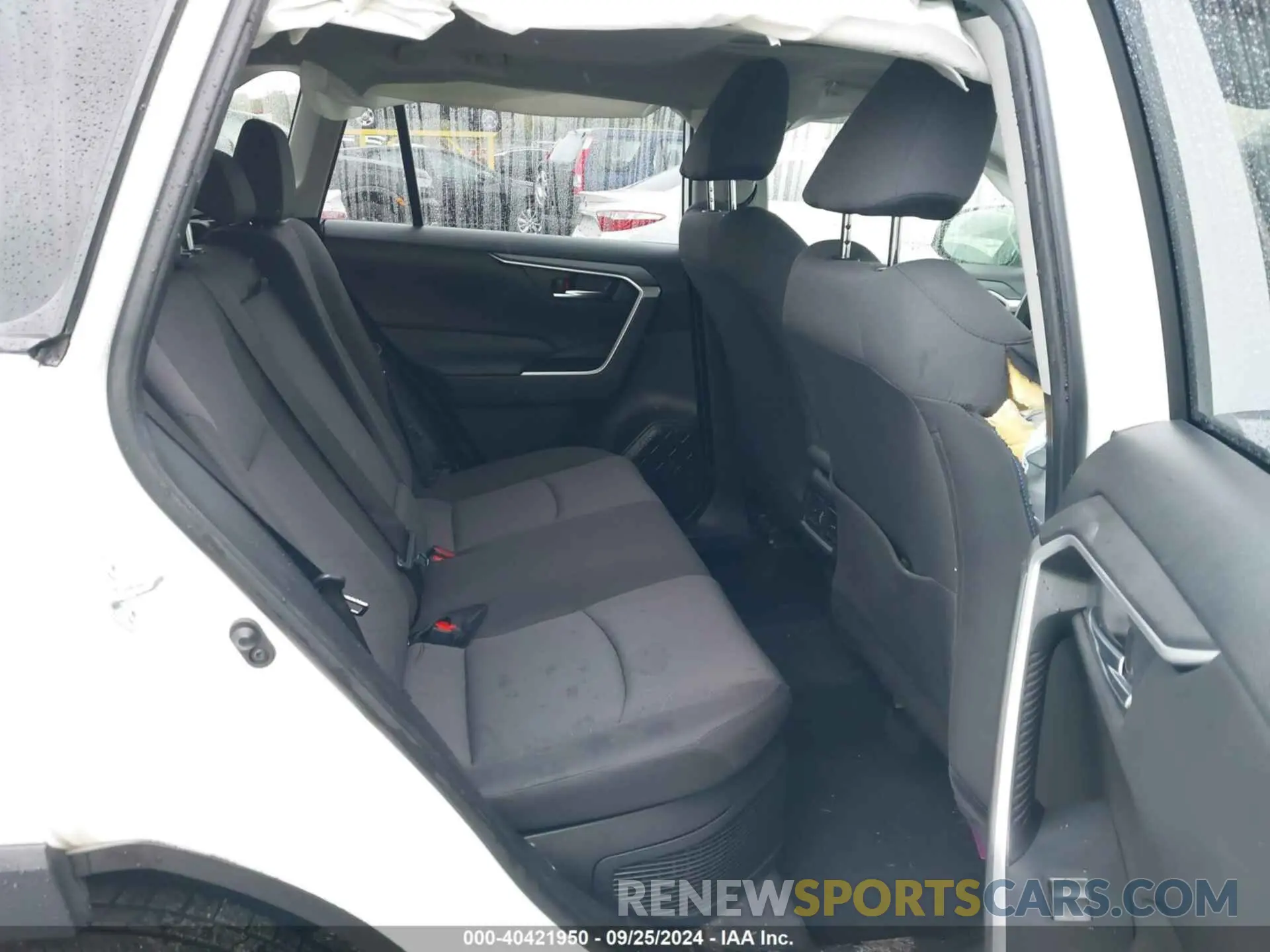 8 Photograph of a damaged car JTMR6RFV0MD011625 TOYOTA RAV4 HYBRID 2021