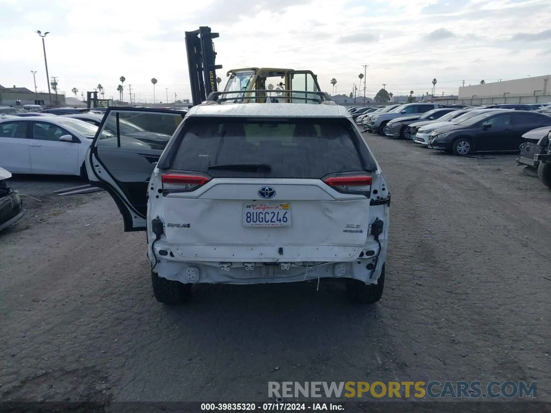 17 Photograph of a damaged car JTMR6RFV6MD017185 TOYOTA RAV4 HYBRID 2021