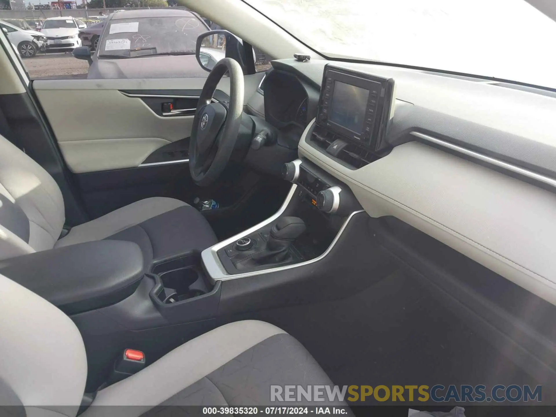5 Photograph of a damaged car JTMR6RFV6MD017185 TOYOTA RAV4 HYBRID 2021