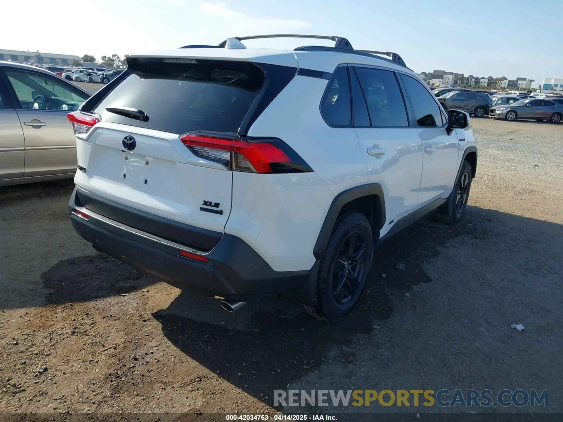 4 Photograph of a damaged car JTMRWRFV1MD107344 TOYOTA RAV4 HYBRID 2021