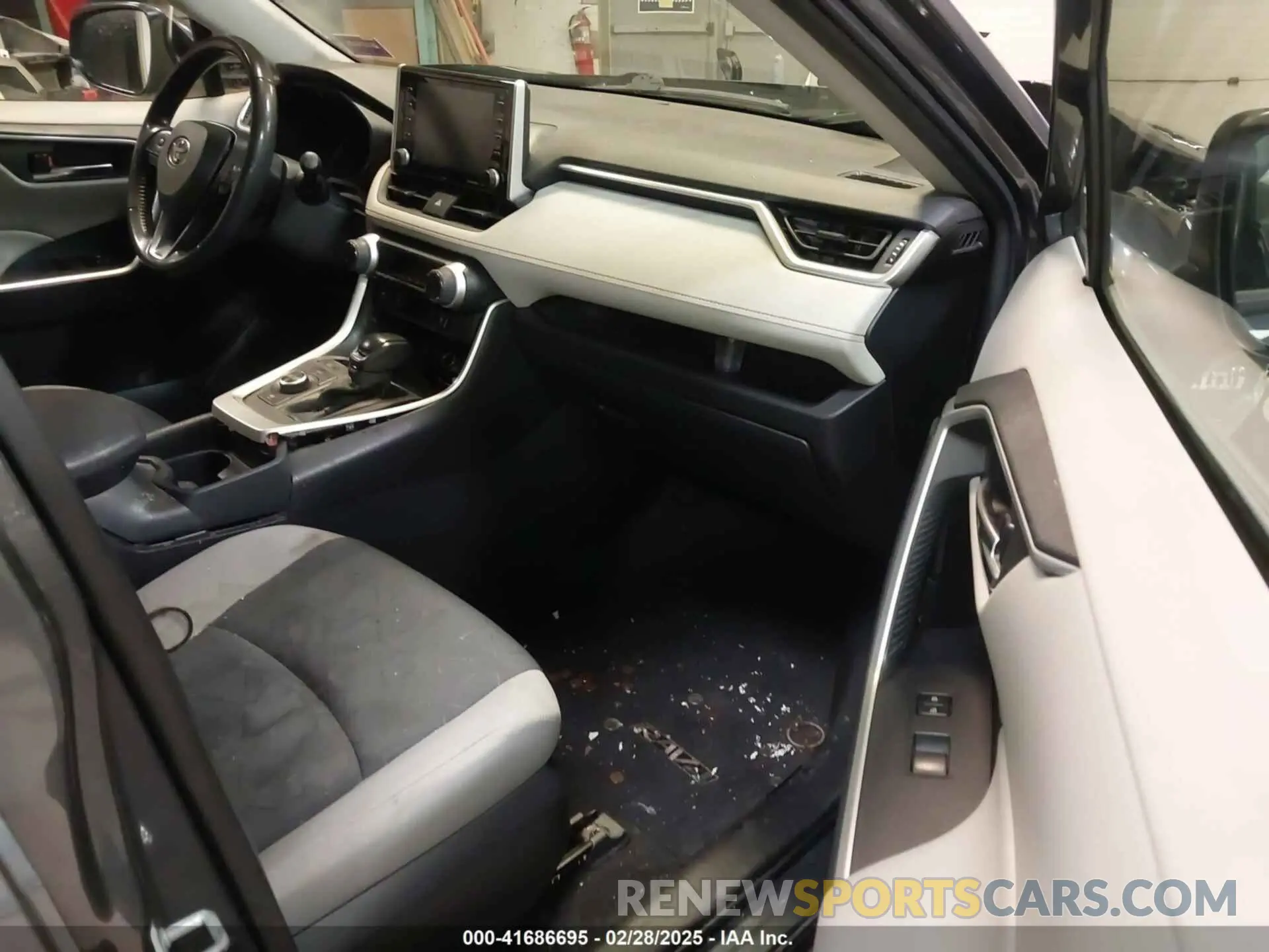 5 Photograph of a damaged car JTMRWRFV2MD125979 TOYOTA RAV4 HYBRID 2021
