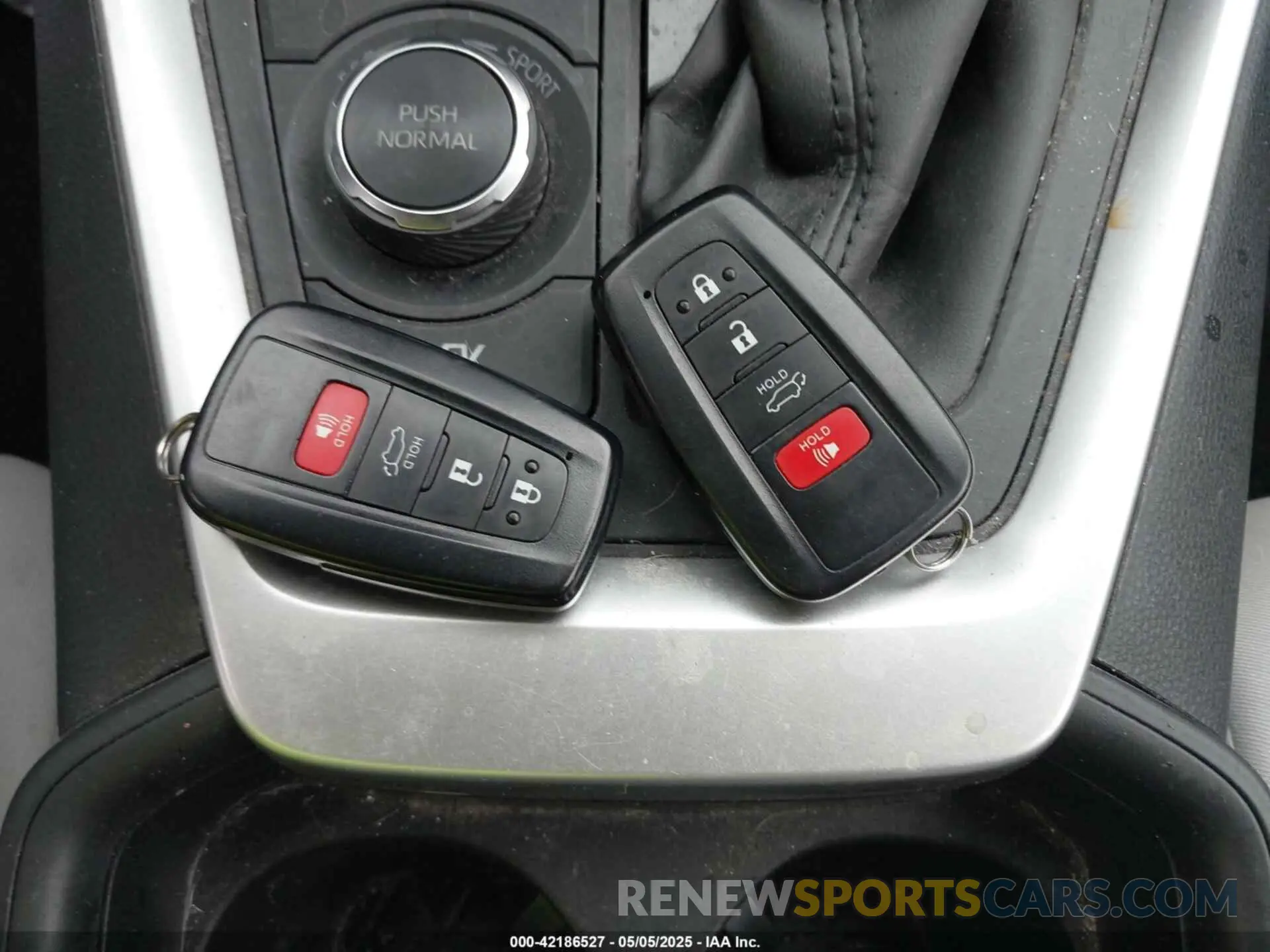 11 Photograph of a damaged car JTMRWRFV6MD127279 TOYOTA RAV4 HYBRID 2021