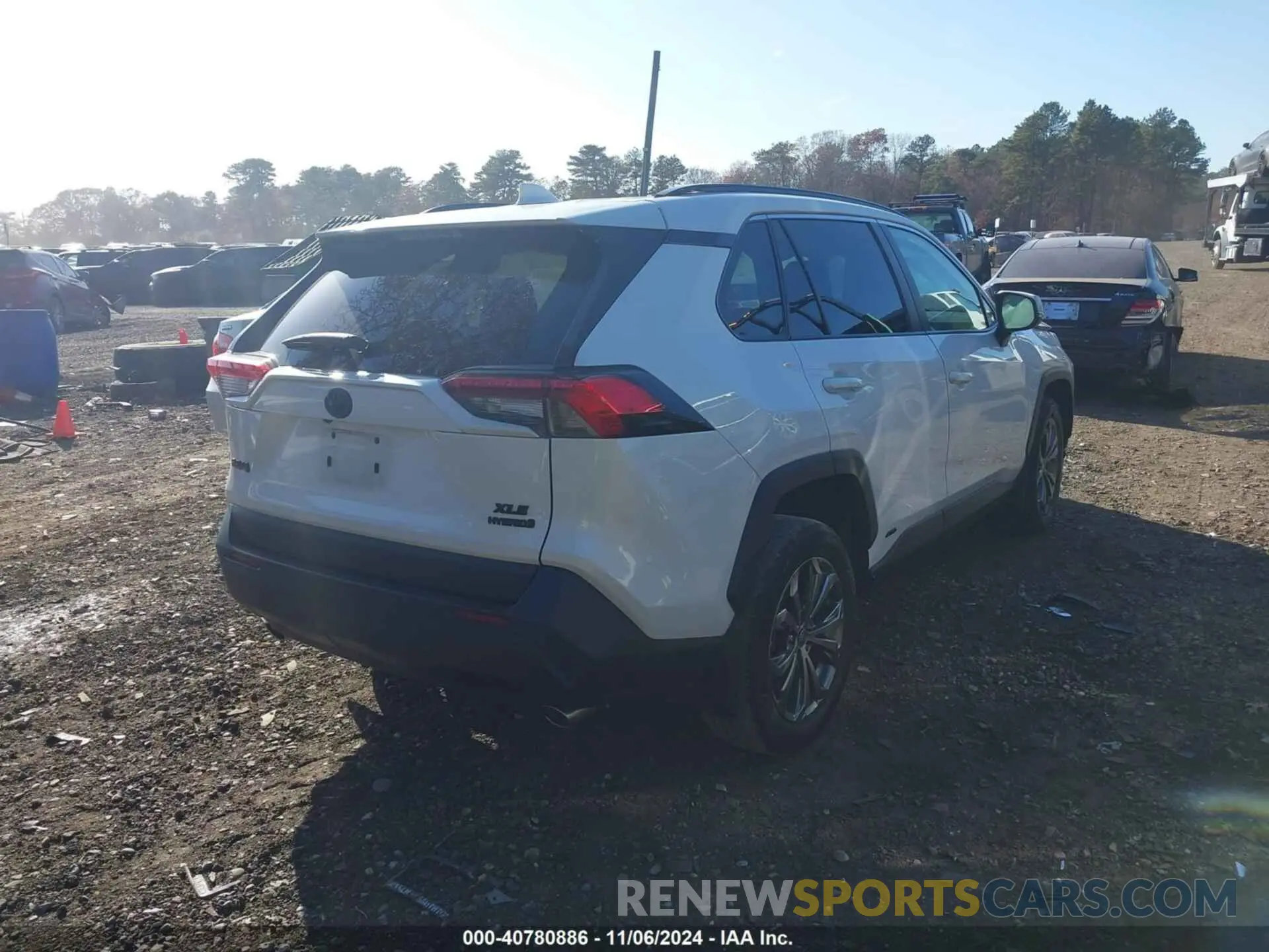 4 Photograph of a damaged car 2T3B6RFV2NW030022 TOYOTA RAV4 HYBRID 2022
