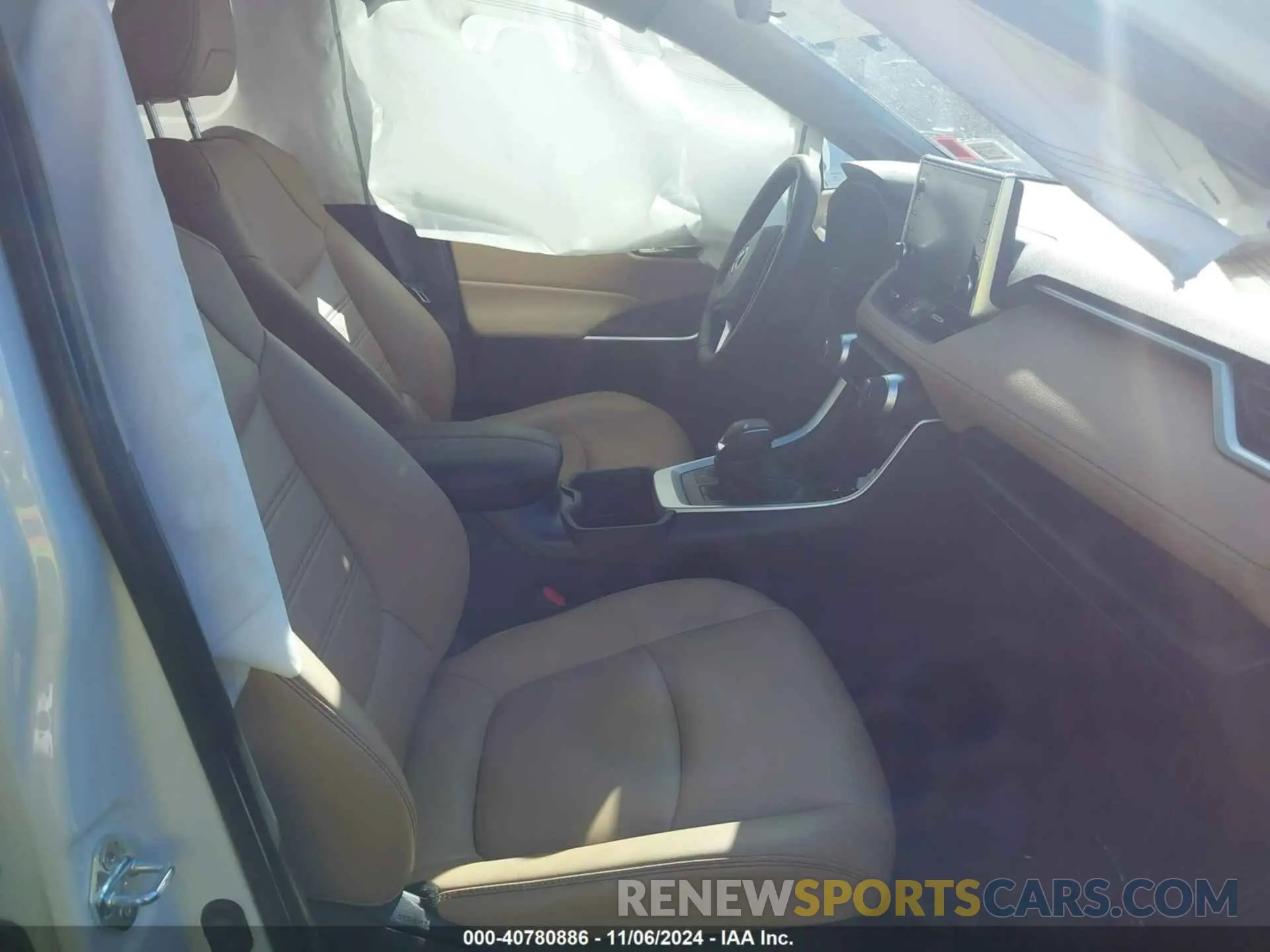 5 Photograph of a damaged car 2T3B6RFV2NW030022 TOYOTA RAV4 HYBRID 2022