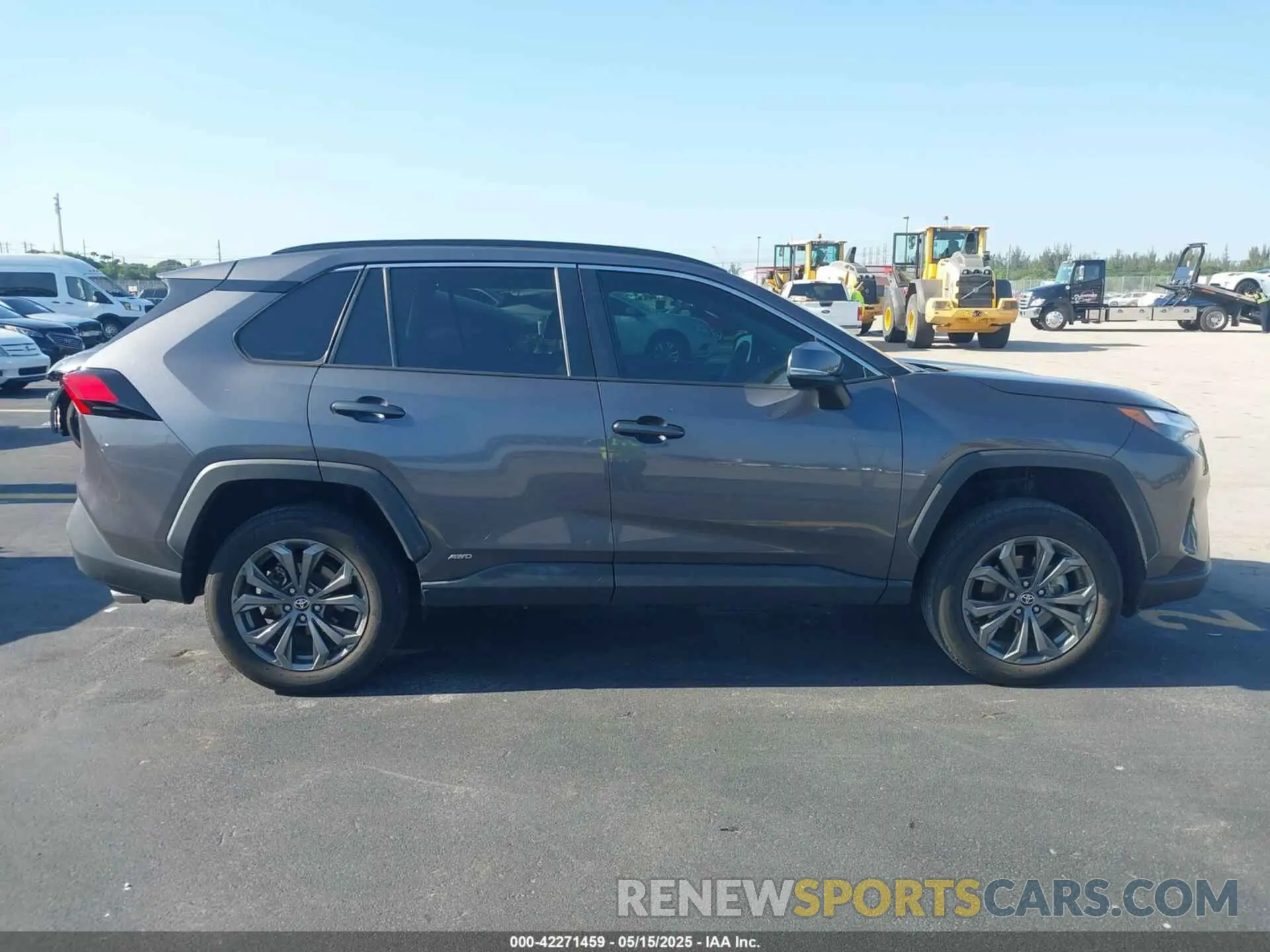 13 Photograph of a damaged car 2T3B6RFV5NW037465 TOYOTA RAV4 HYBRID 2022