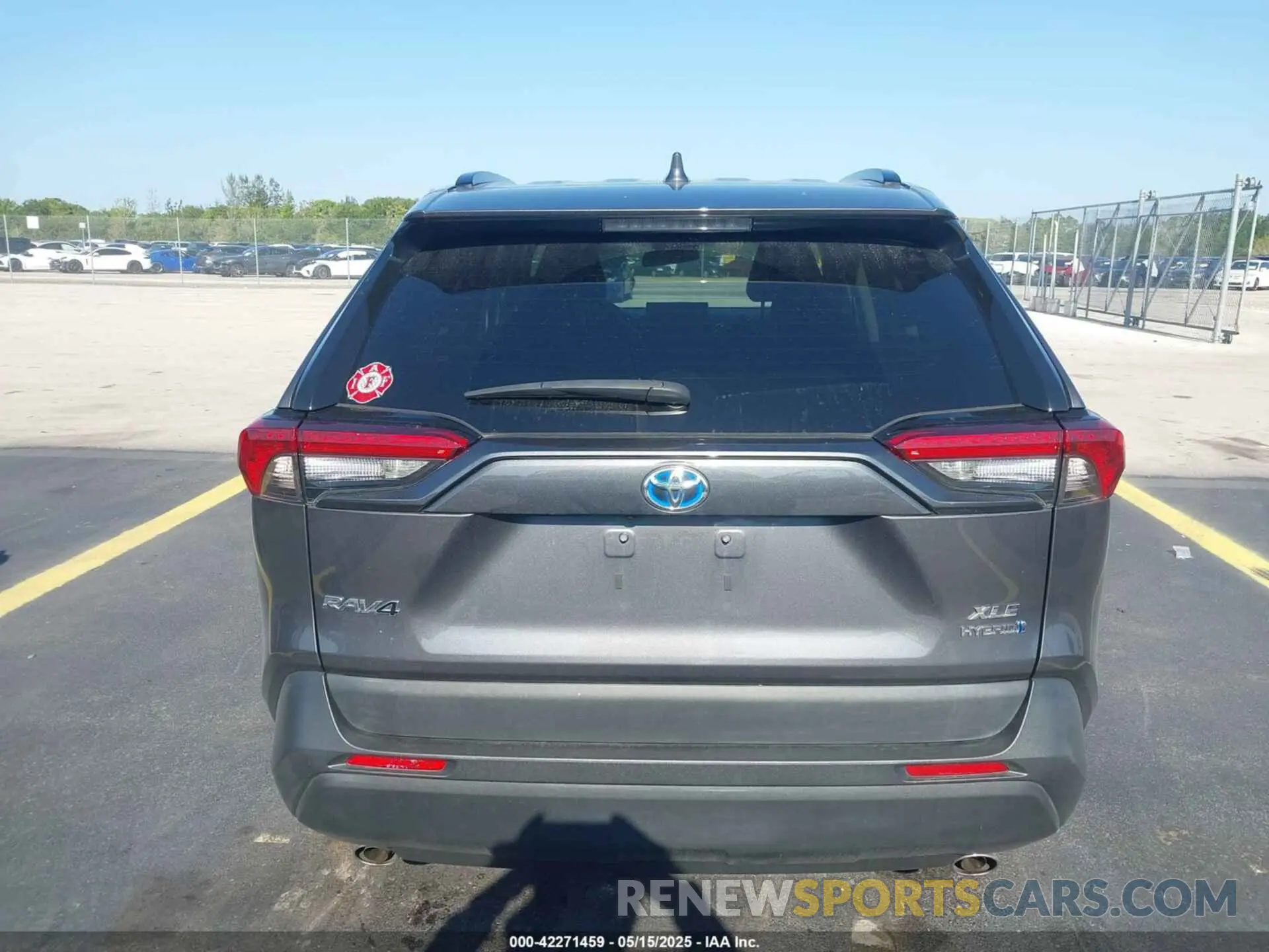 16 Photograph of a damaged car 2T3B6RFV5NW037465 TOYOTA RAV4 HYBRID 2022