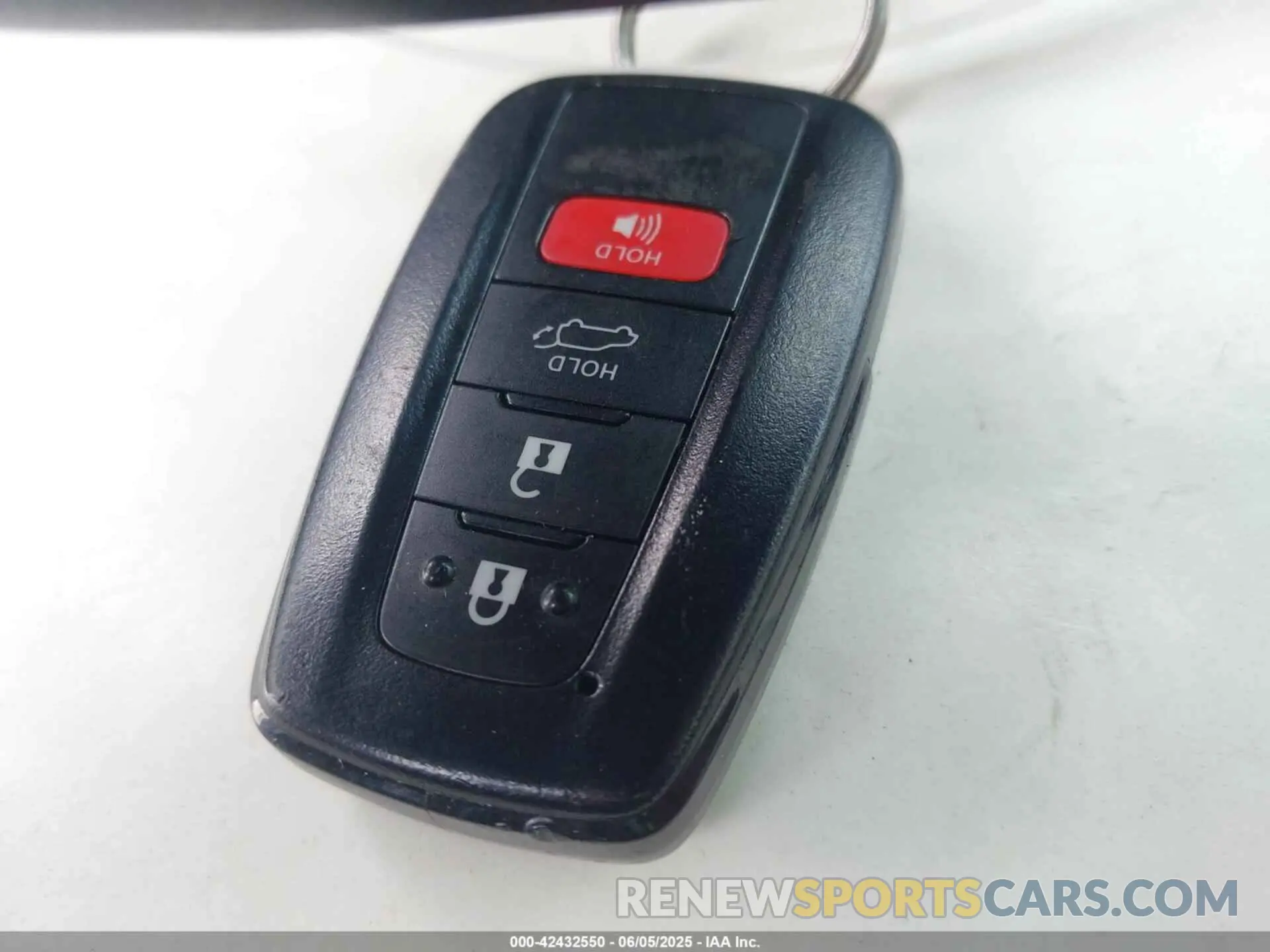 11 Photograph of a damaged car 2T3D6RFV9NW034027 TOYOTA RAV4 HYBRID 2022