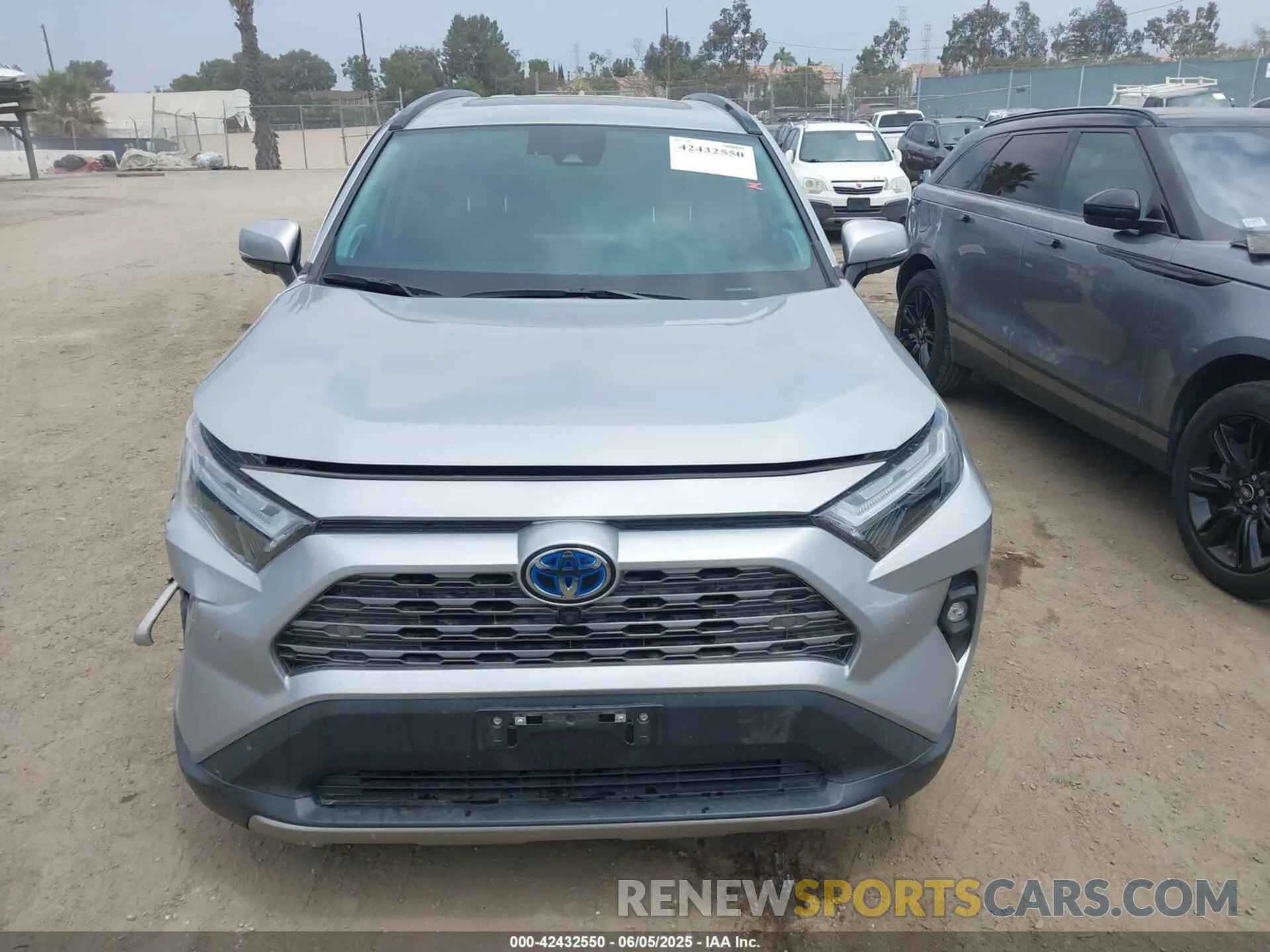 12 Photograph of a damaged car 2T3D6RFV9NW034027 TOYOTA RAV4 HYBRID 2022