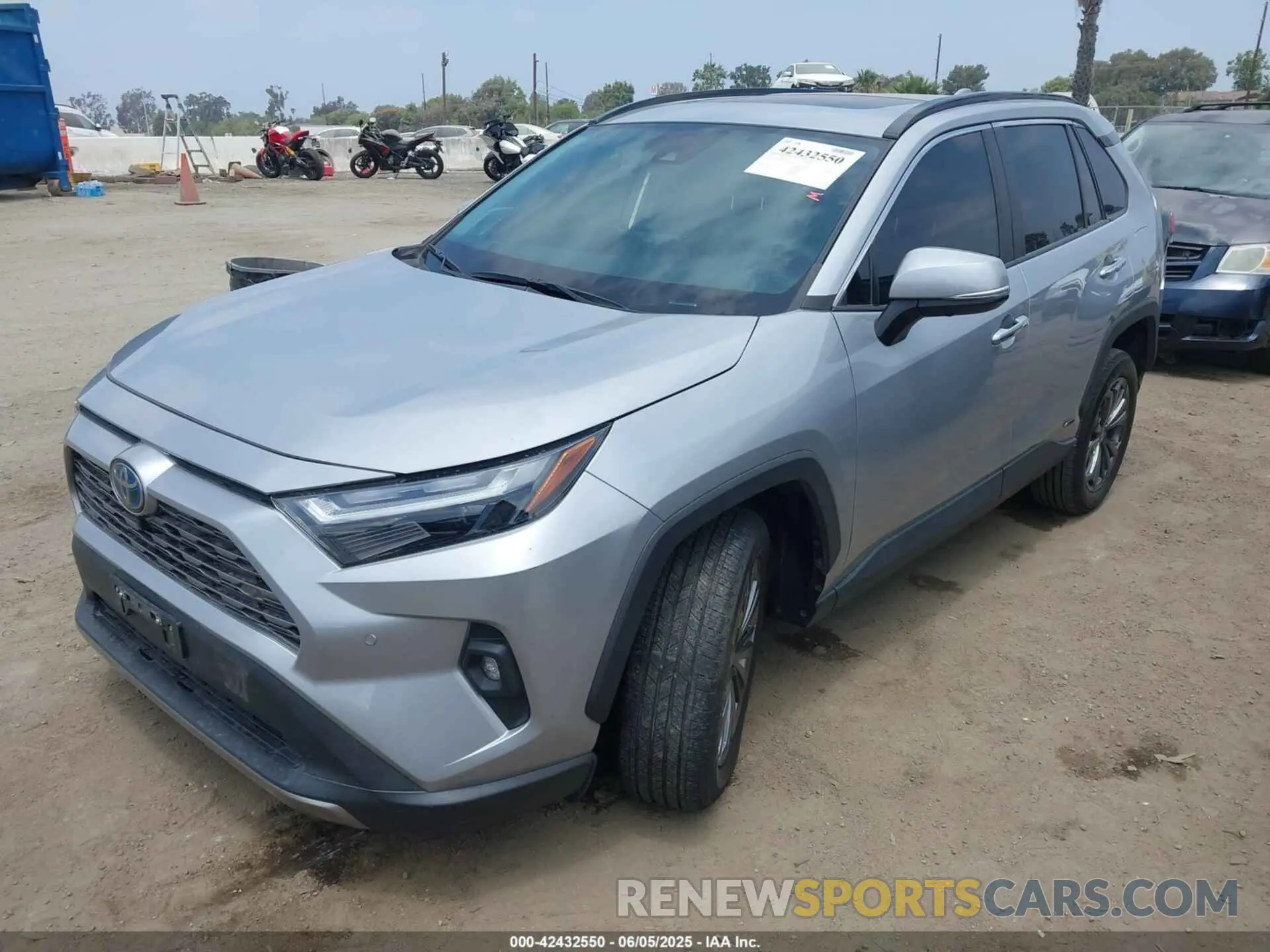 2 Photograph of a damaged car 2T3D6RFV9NW034027 TOYOTA RAV4 HYBRID 2022