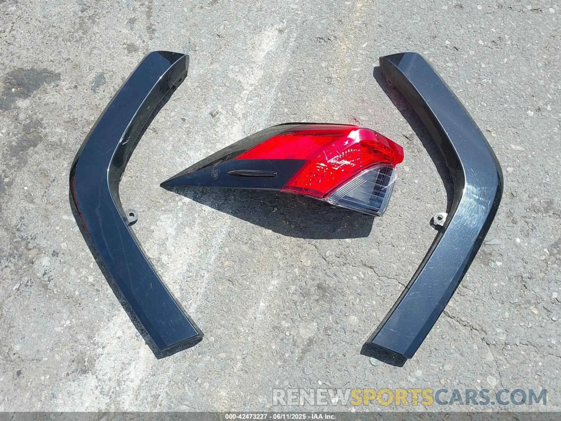 12 Photograph of a damaged car 2T3E6RFV8NW037425 TOYOTA RAV4 HYBRID 2022