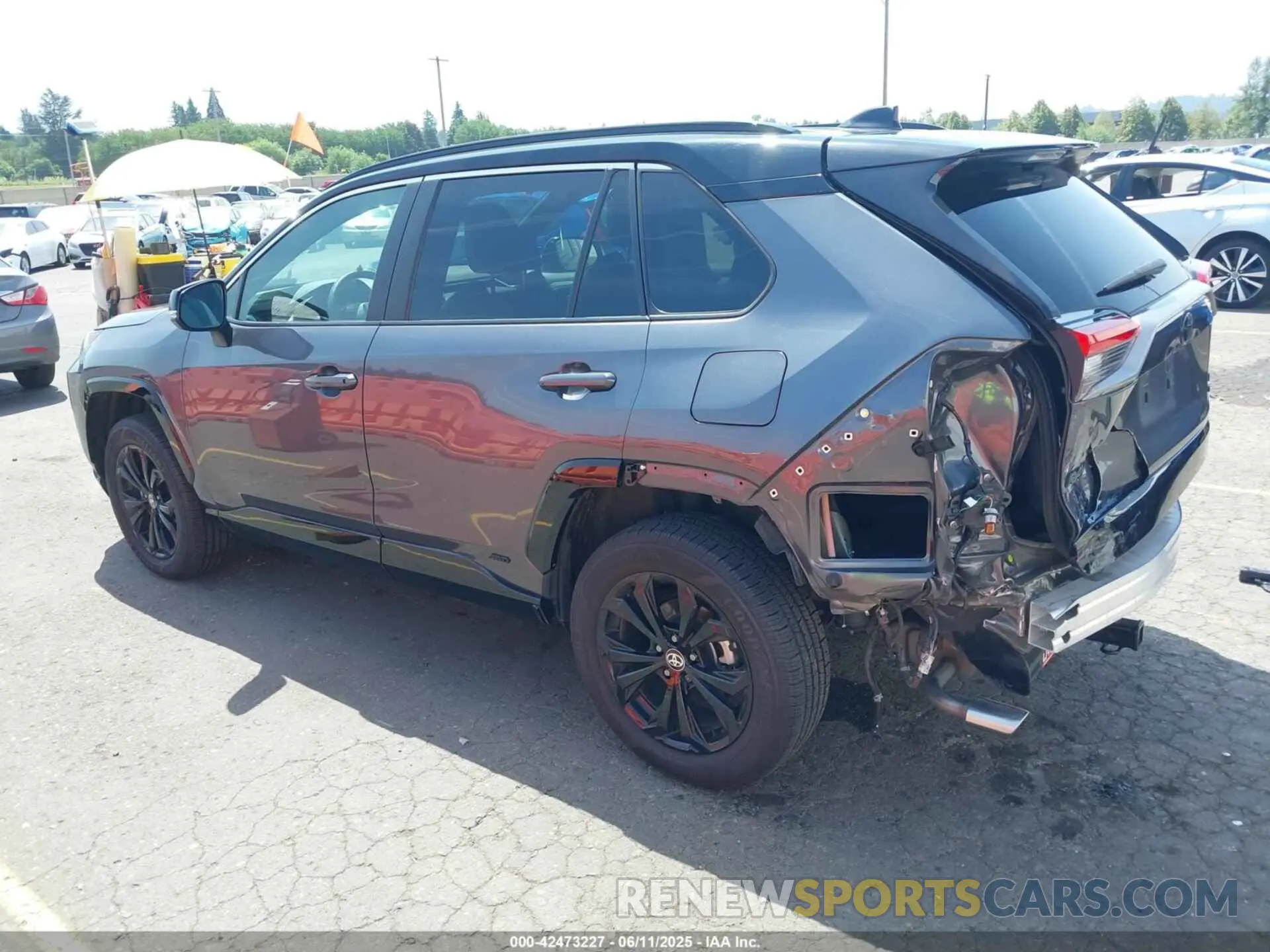3 Photograph of a damaged car 2T3E6RFV8NW037425 TOYOTA RAV4 HYBRID 2022