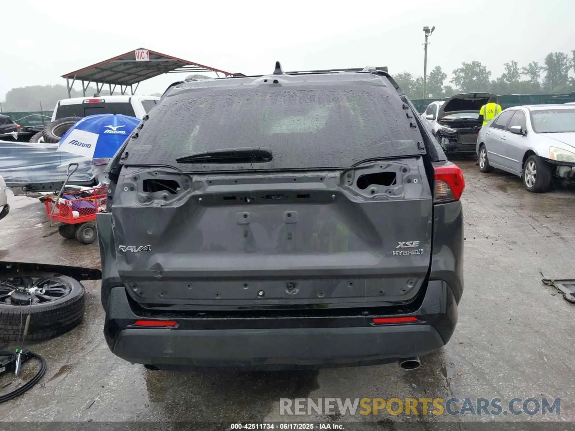 17 Photograph of a damaged car 2T3E6RFVXNW037247 TOYOTA RAV4 HYBRID 2022
