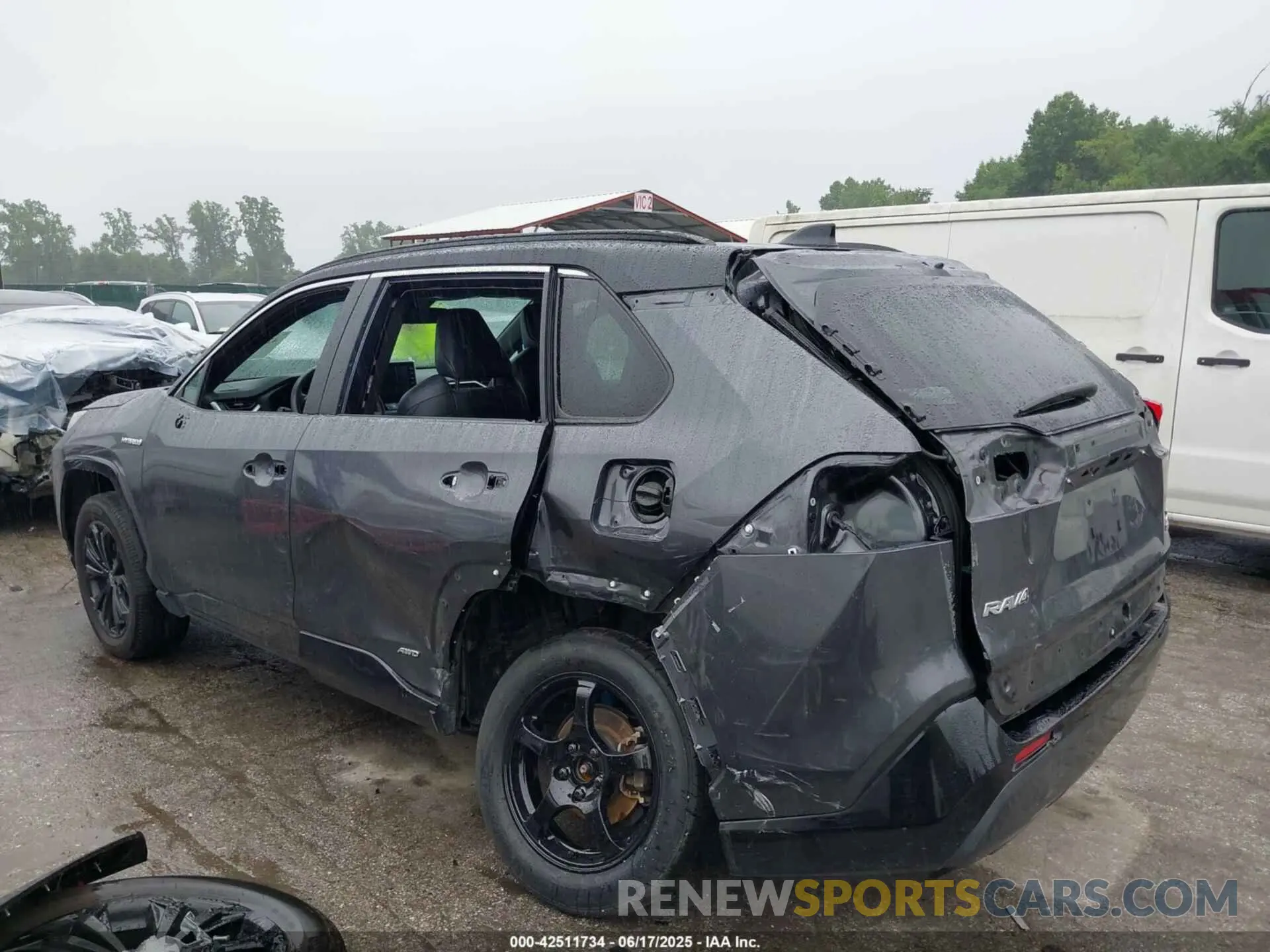 18 Photograph of a damaged car 2T3E6RFVXNW037247 TOYOTA RAV4 HYBRID 2022